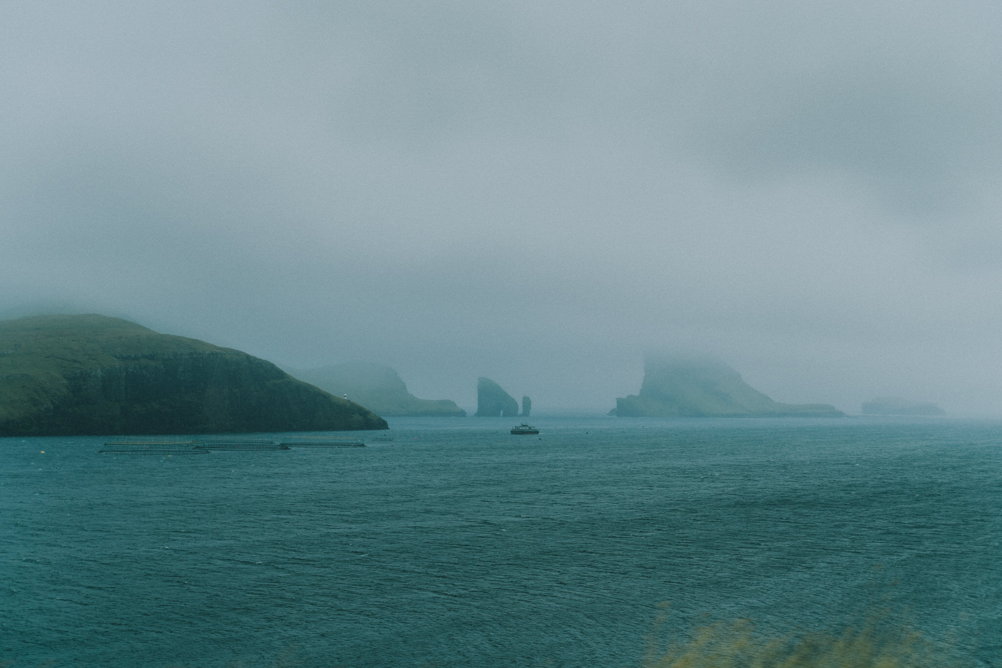 Tu-Nguyen-Destination-Wedding-Photographer-Faroe-Islands-Elopement-Fiona-Alexia-185.jpg