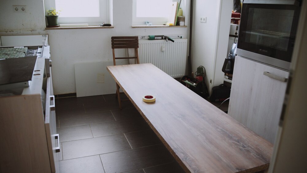  Mặt bàn mới - mua ở Obi 80€ - 60x230cm 