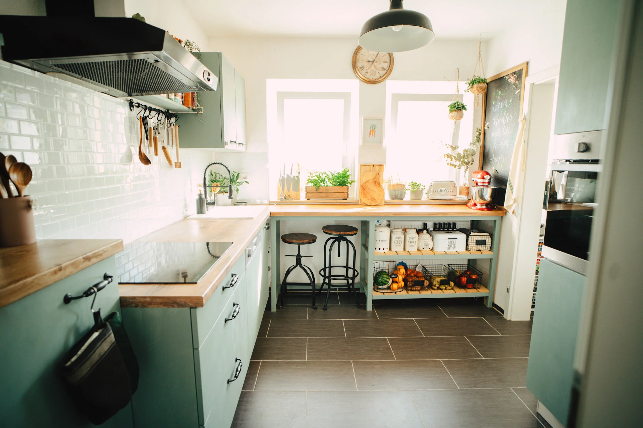 Extreme Kitchen Makeover on a Budget (Under 400€)