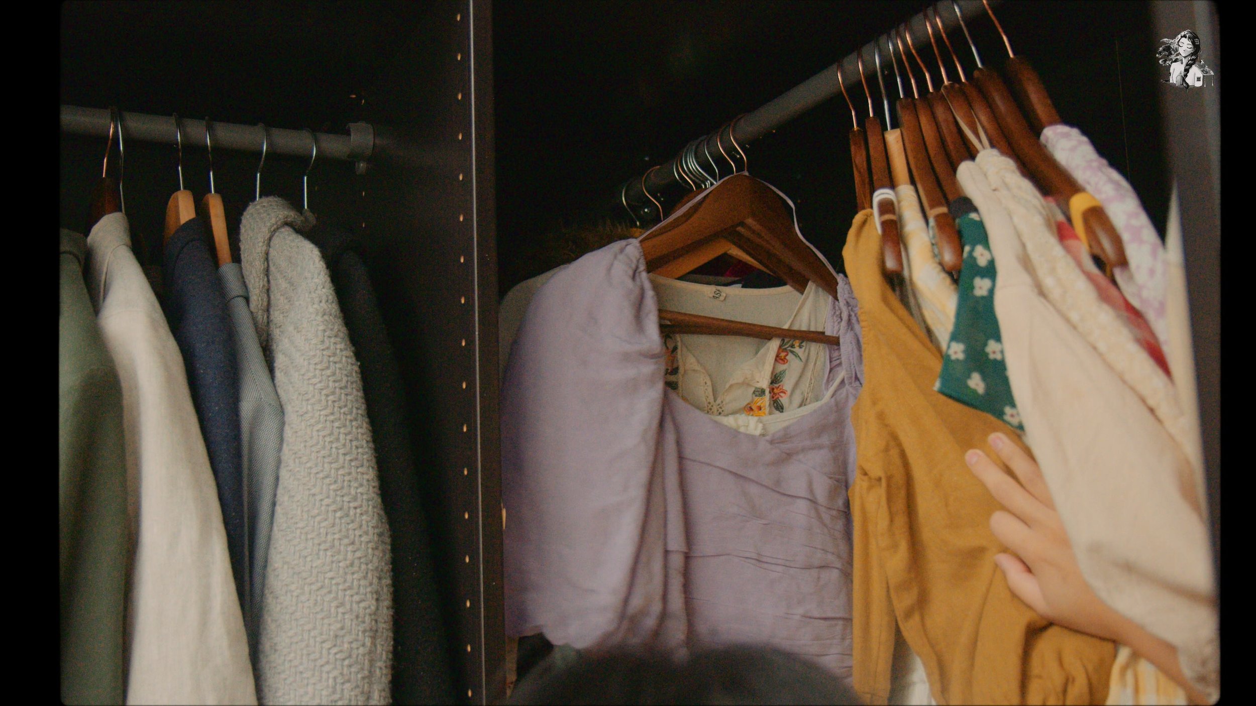 Wadrobe Tour - What's in my Closet - Her86m2_1.78.1.jpg