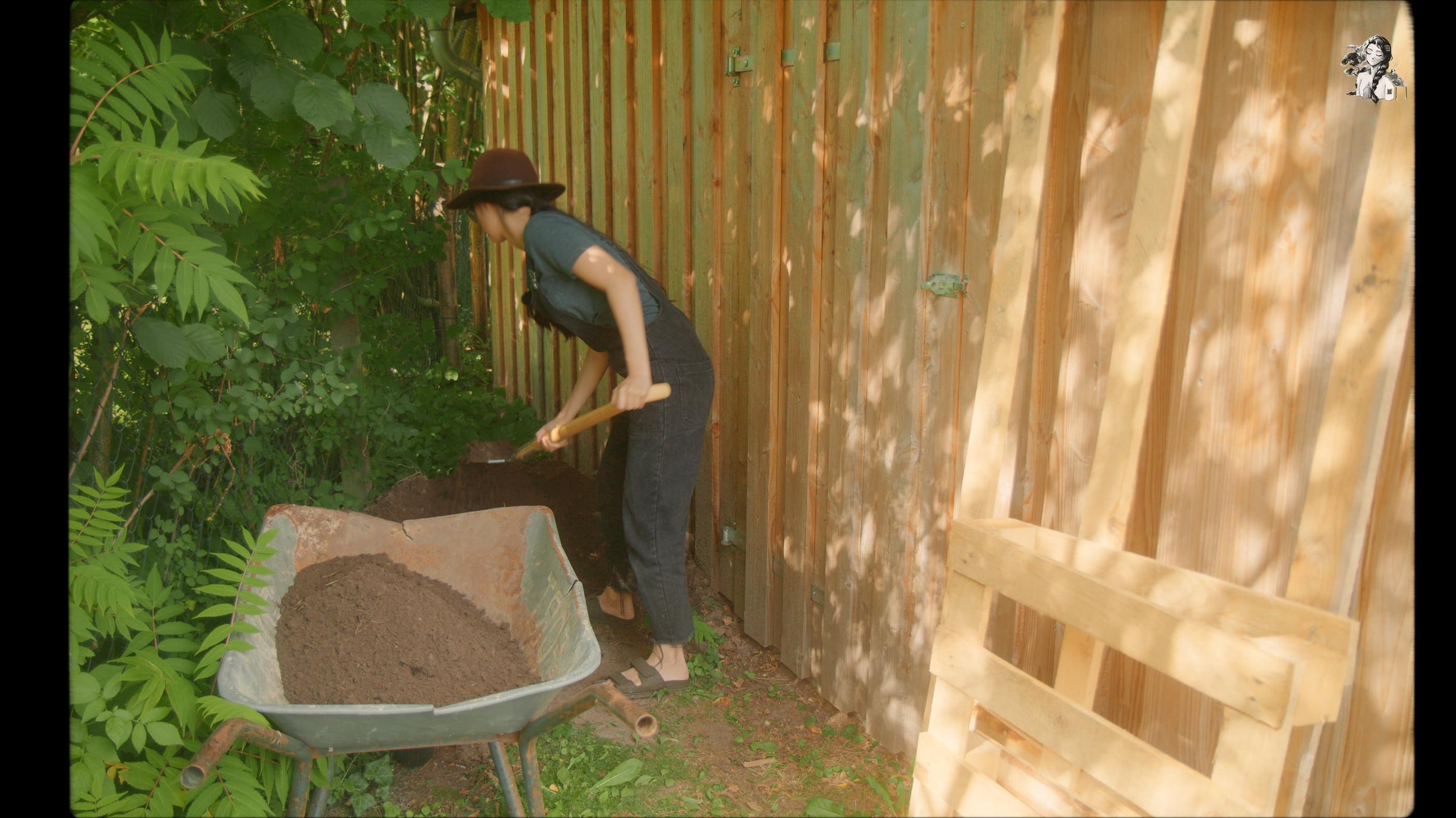 Growing Berries in the Backyard Garden - Her86m2 _1.136.1.jpg