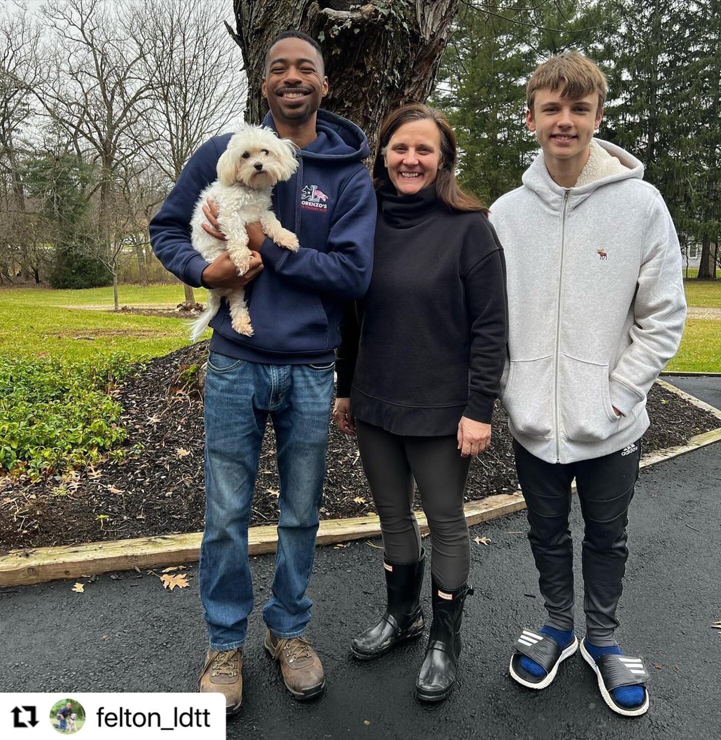 Team Trainer @felton_ldtt might be our smiliest professional dog trainer 🐶😁 #dogtraining #dogtrainer #dogsofinstagram 

#Repost @felton_ldtt with 
・・・
📝 Client Testimonial : &ldquo;Felton is an amazing dog trainer. He took my dog Teddy for two wee