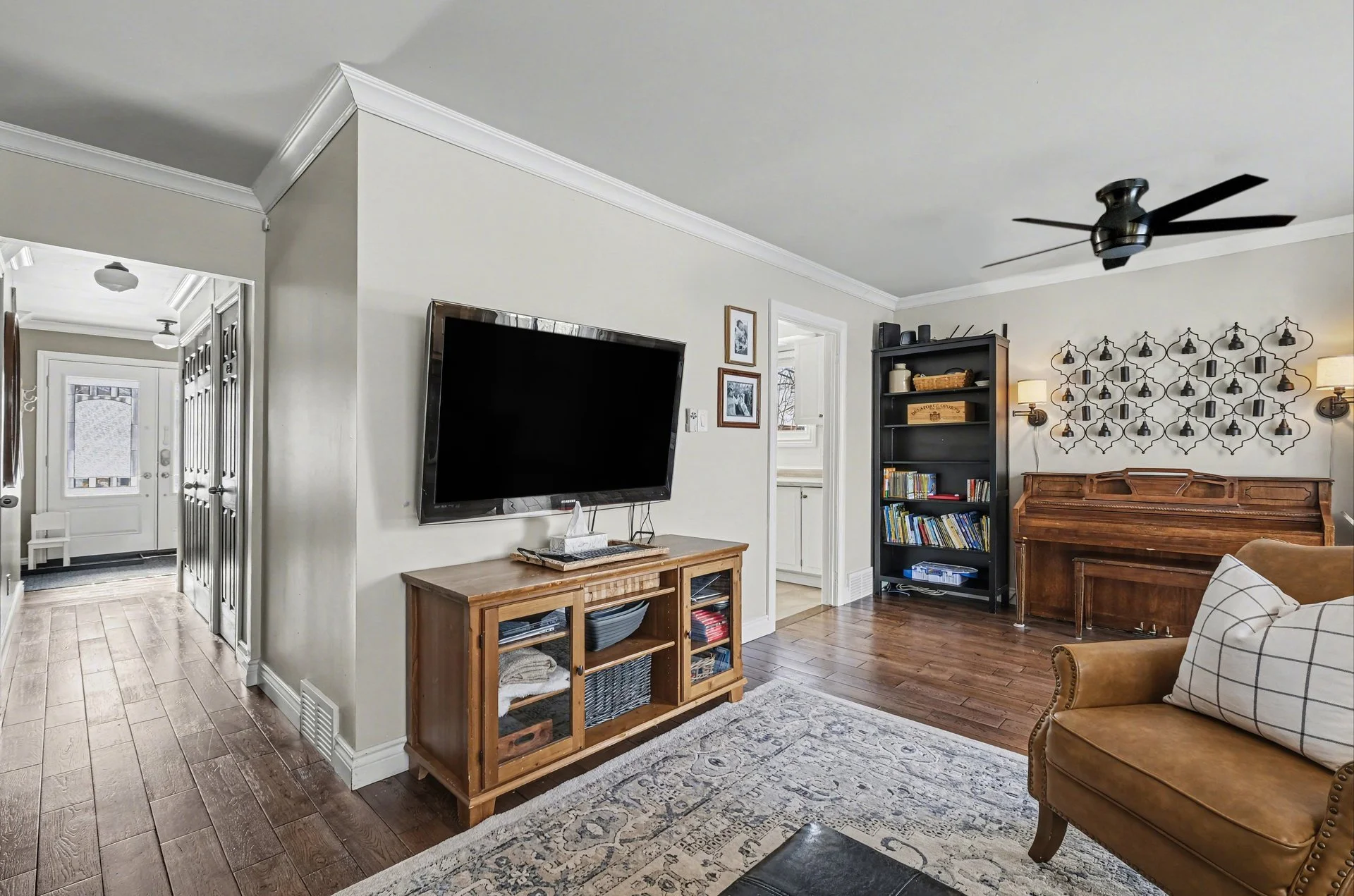 Simple Cleaning Routine for Busy Moms (That Actually Keeps Your Home Clean)