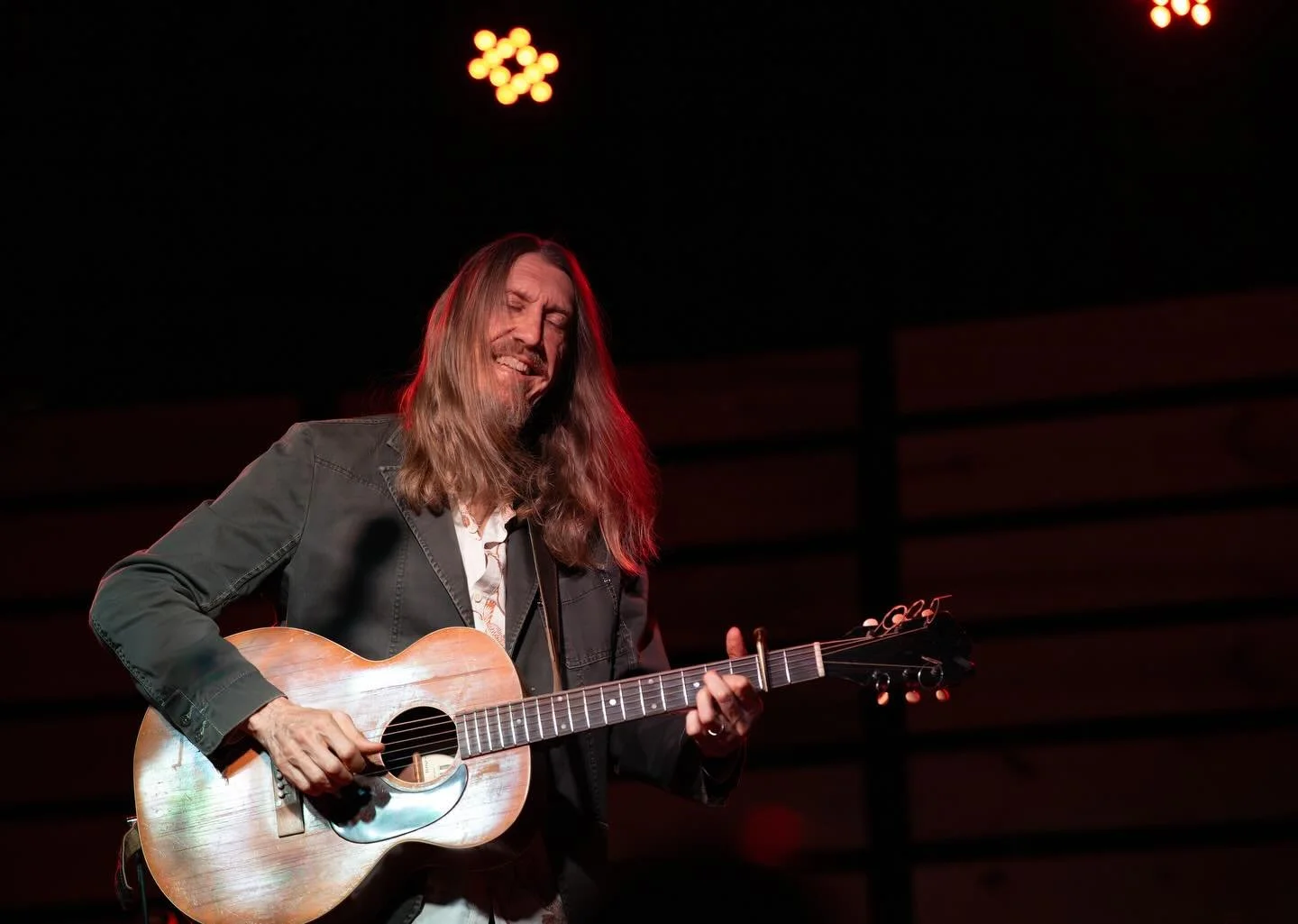 Fun shows last couple nights in Knoxville and Roanoke. Elkin NC tnight w @dorifreeman 
*
*
#openchord #thespotonkirk #reevestheater 
#sethwalker 📷Dan Mirolli