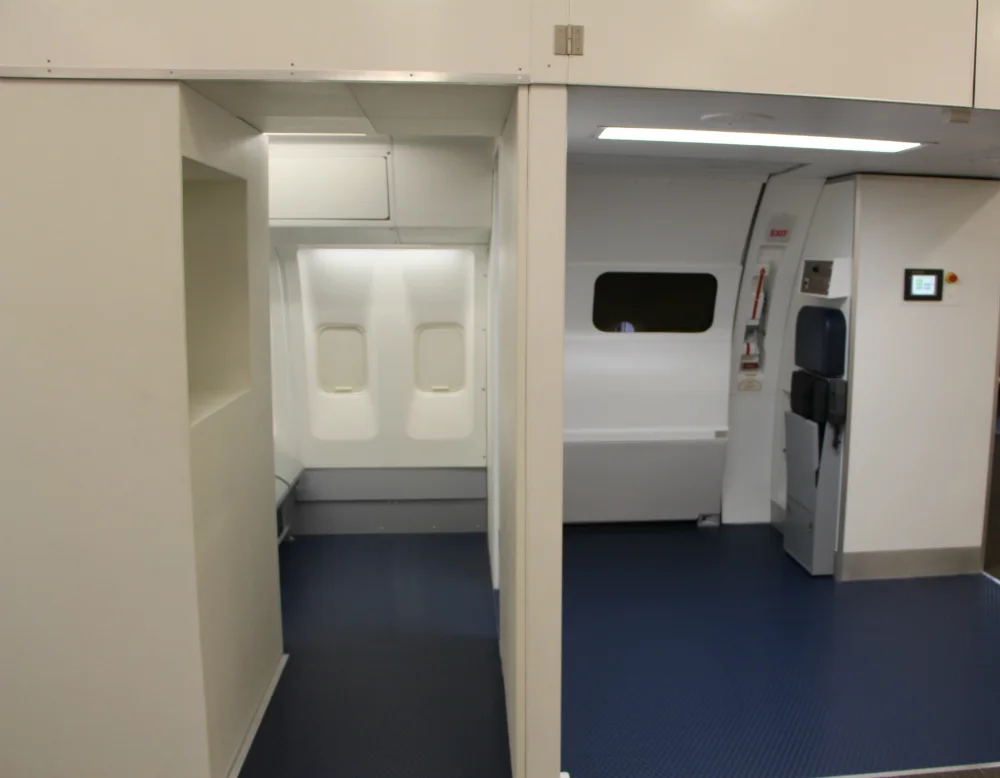 B-767 EXTENDED DOOR TRAINER.jpg