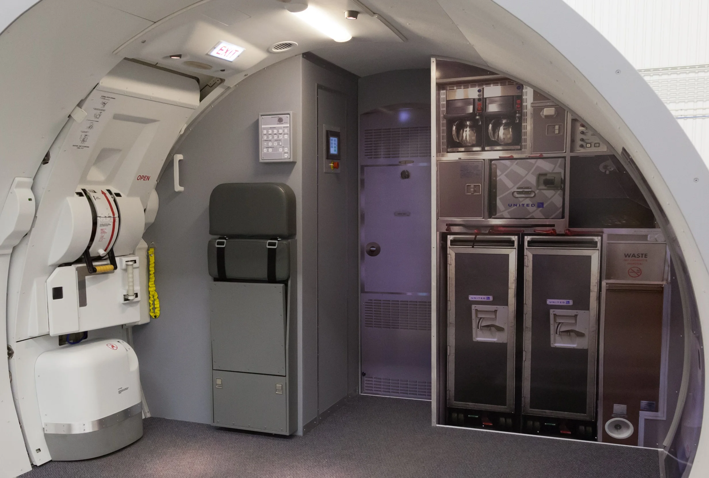 E170_190 DOOR TRAINER.jpg