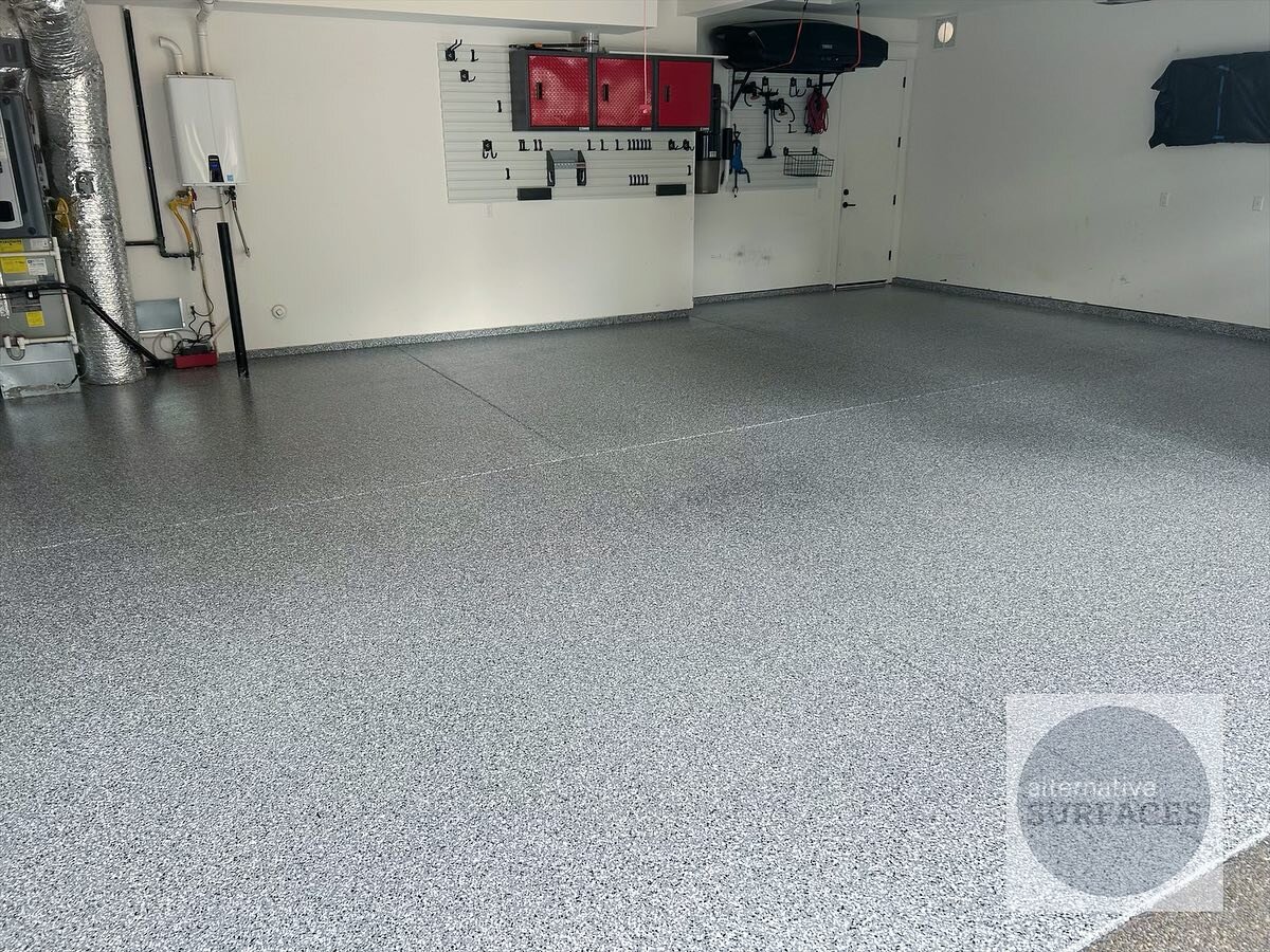 There are definitely some standard flake blend colors when it comes to Garage Flake systems. Sometimes choosing the right color can be beneficial for a number of reasons.

If you are looking for one that stands out from the crowd and gives a more sle