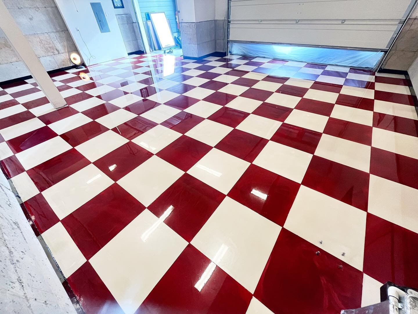 Trust the process and let us help you turn your ideas into a reality!

A 700 sqft. garage was transformed using the design of the Croatian crest and our Reflector Enhancer system. The natural marbling of this system creates a unique floor that is not