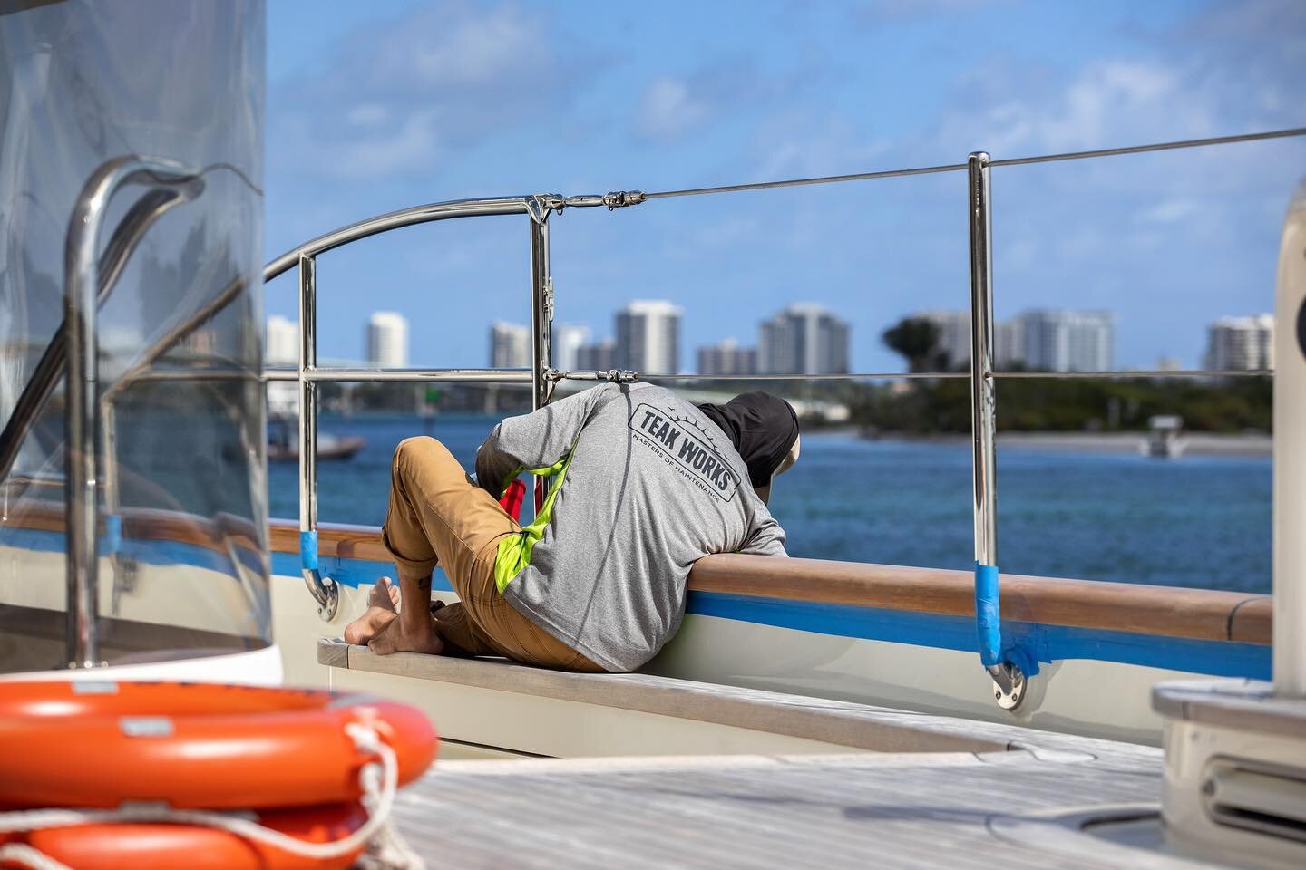 Over 300&rsquo;ft of caprail on this beautiful @perininavi S/Y #varnish #brightwork
.
.
.
.
.
.
.
.
.
Thanks for the 📸 @michaelmckennaphoto