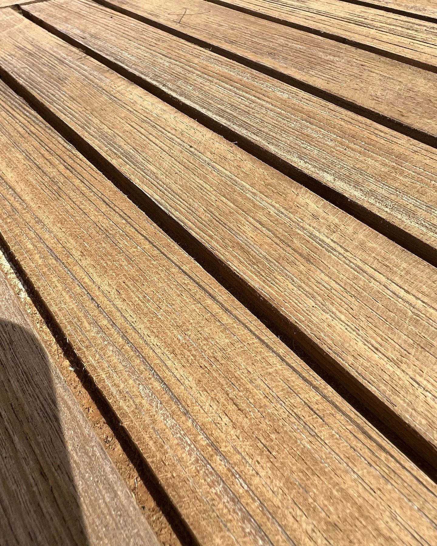 😤 Full sand out and re-seam. Lots of effort going into restoring this deck. Replacing teak hatch cover as well. Tagging along for an extensive job 🙌🏼 Stay tuned. Slide ➡️ for some before photos. #teak #yacht #teakdecking #teamteakworks #teakeveryt