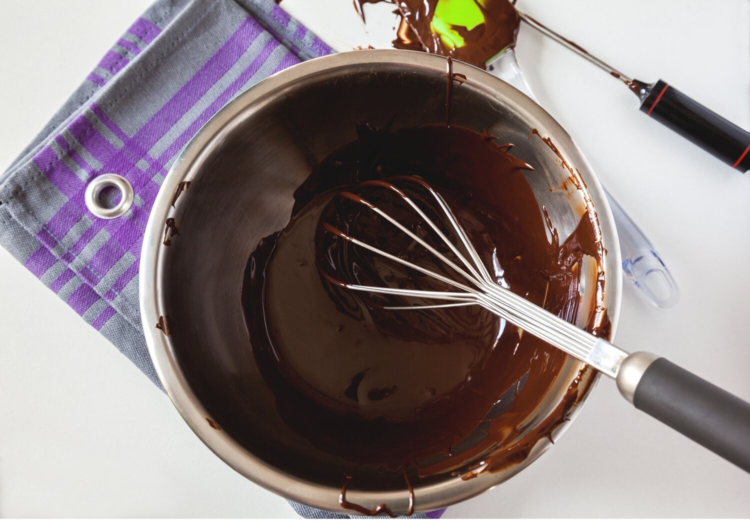 2 Simple Ways to Temper Chocolate at Home — The Sweet Savory Life