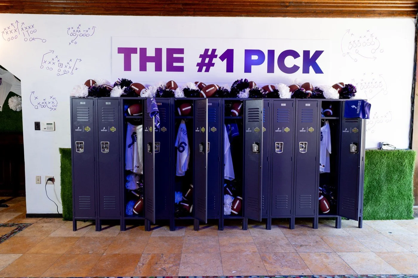 barefoot wine x nfl draft locker photo op.jpg