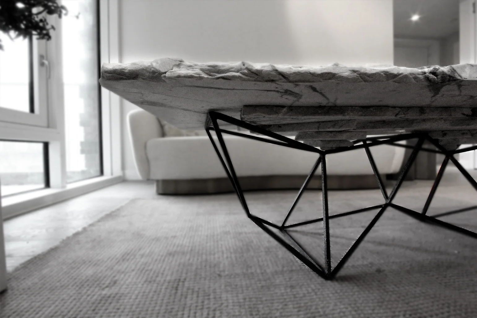 Vine-Table - Detail M.jpg
