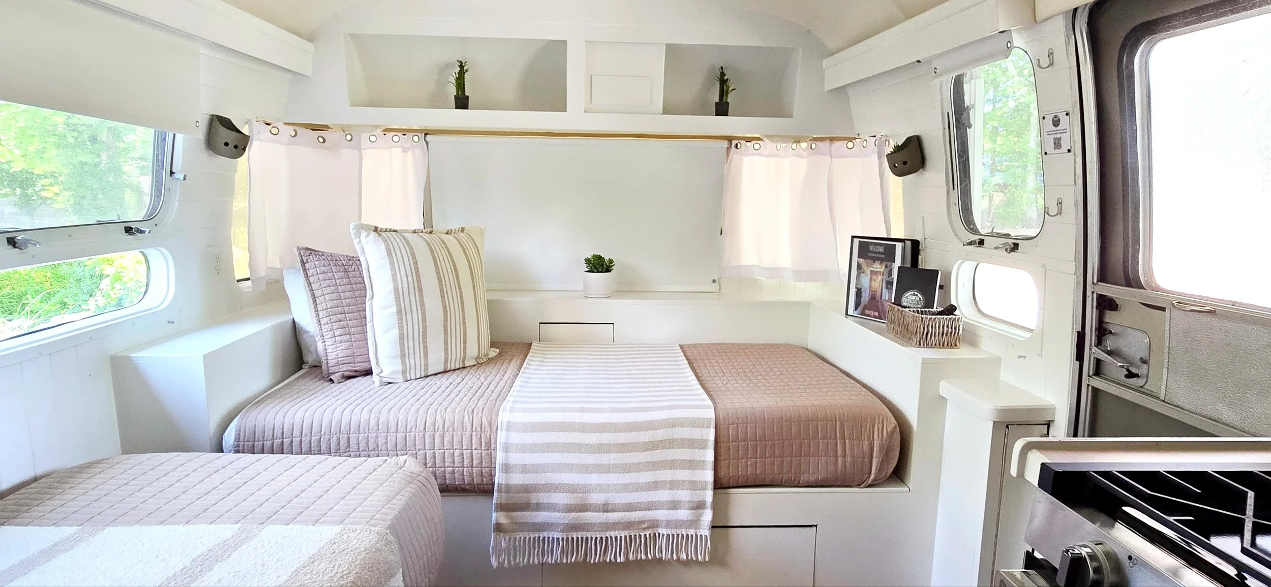 Marie bed2.jpg
