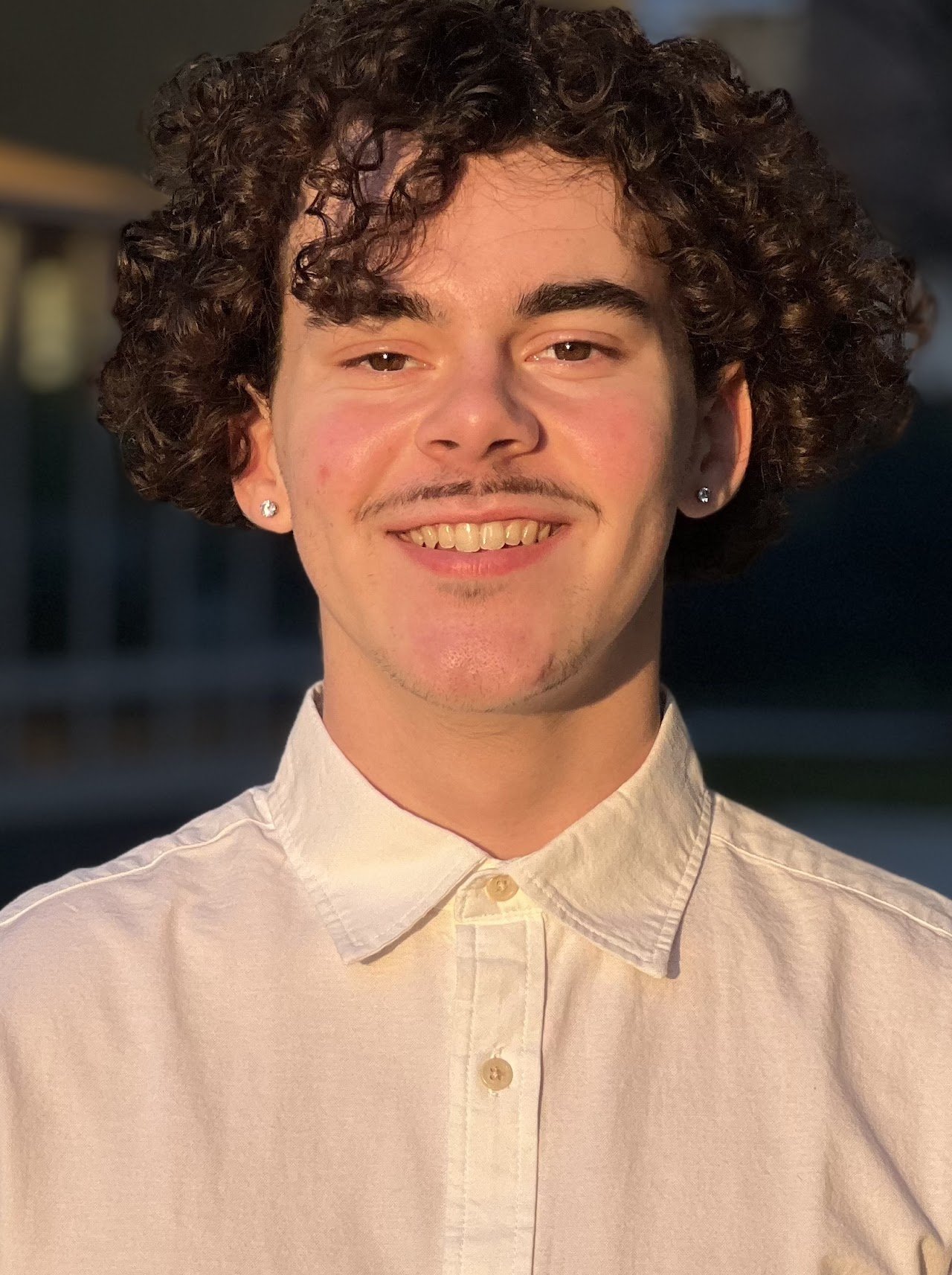 Christopher "Chris" Avilés