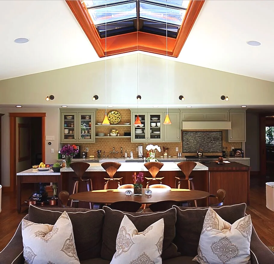 2103 QFR_Kitchen 2.jpg