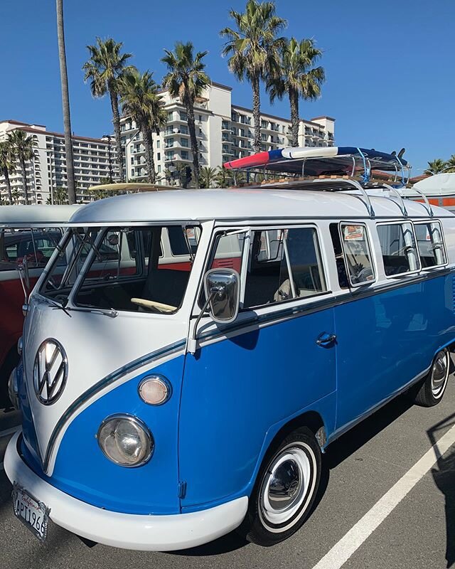 Nice interior 👏🏻👏🏻 the 3 stools are so cool.  #airmighty #vwlifestyle #vwlovers #vwlove #vwsociety #vwcommunity #classicvw #vwscene #vwlife #splitbus #vbudlove #vwbusner #vwbus #aircooled #vwcamper #vanlife #aircooled_society #aircooled_classics 