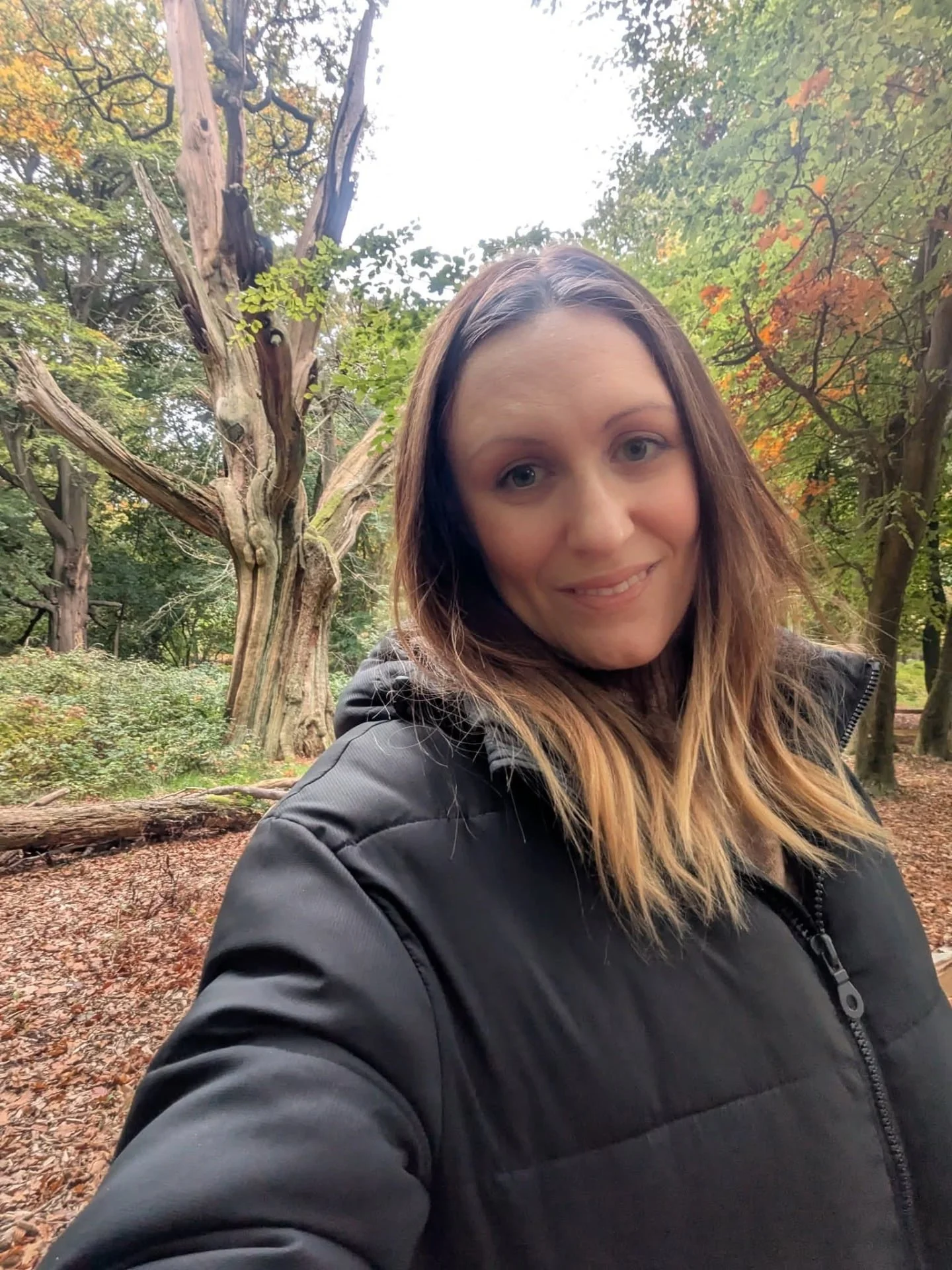 Even with all the noise and chaos of life swirling around me right now, today, I've softened into a deep stillness that's moving through my body.
The kind of inner stillness that only our inner Clear Quartz can bring. 💎
It’s a stillness that