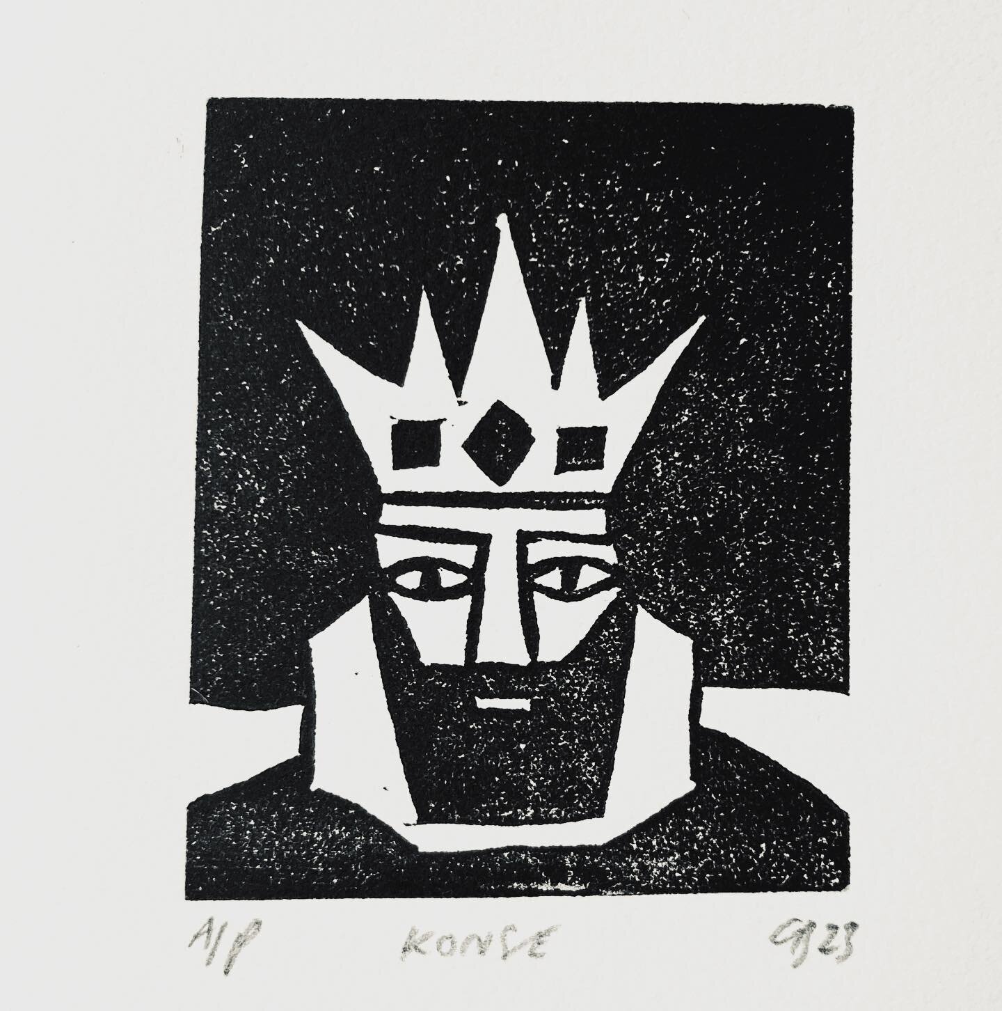 👑KONIGE 👑 Small Linocut by @christopherbrownlino . 👑Image Size: 6 x 5 👑Paper Size: 19 x 13 👑Unframed 👑Available . #konige #konige #k&ouml;nig #k&ouml;nige #king #crown #kingandcrown #crownedking #christopherbrownlino #linocut #smallprint #linop