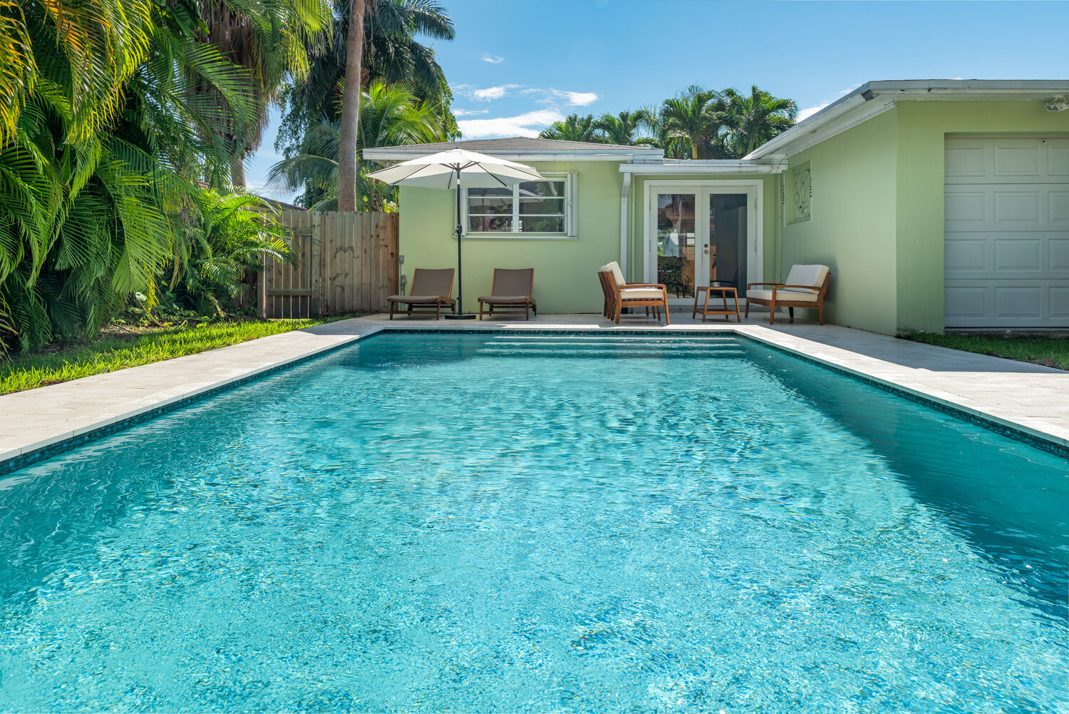 Vacation Rental Homes with Pool in Hollywood Beach Florida