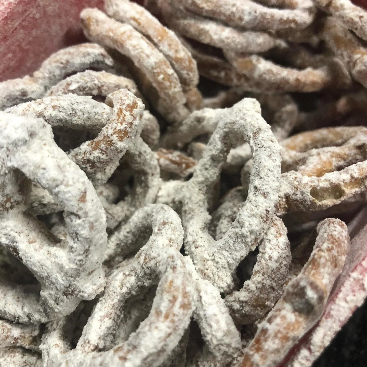 Pretzels on Pretzels what could this weeks flavor be? Ima tell you this one is to delicious 😋 🥨

What do think?? Hit the homies up

#pretzelkings #popcornkings #delicioustreats #westsidebuffalo