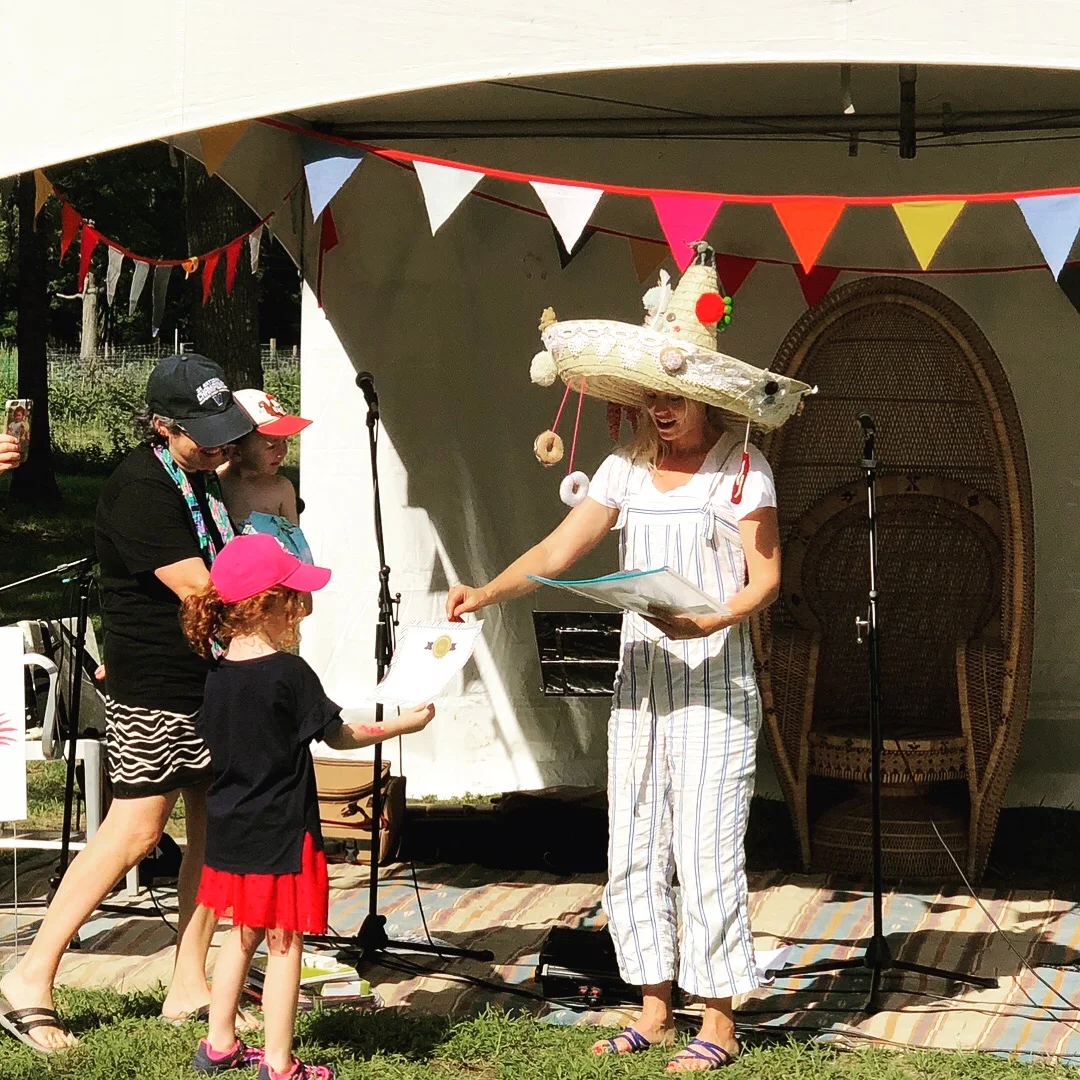 Elizabeth wears the Quangle Wangle Hat to present the 2018 awards.
