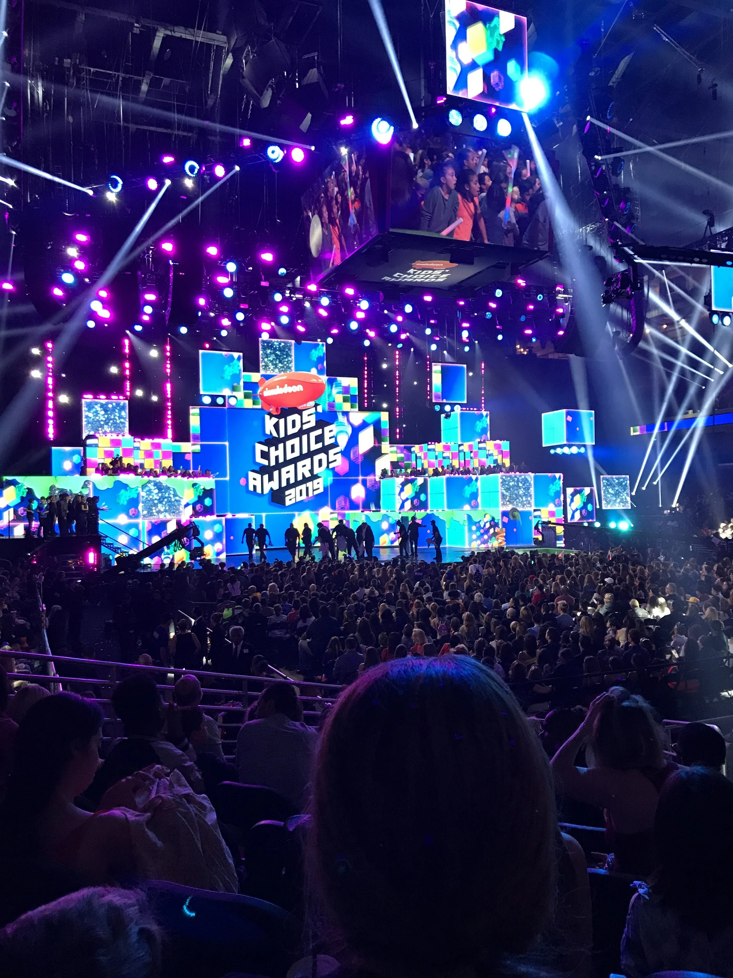Taylor Kids choice awards8.JPG