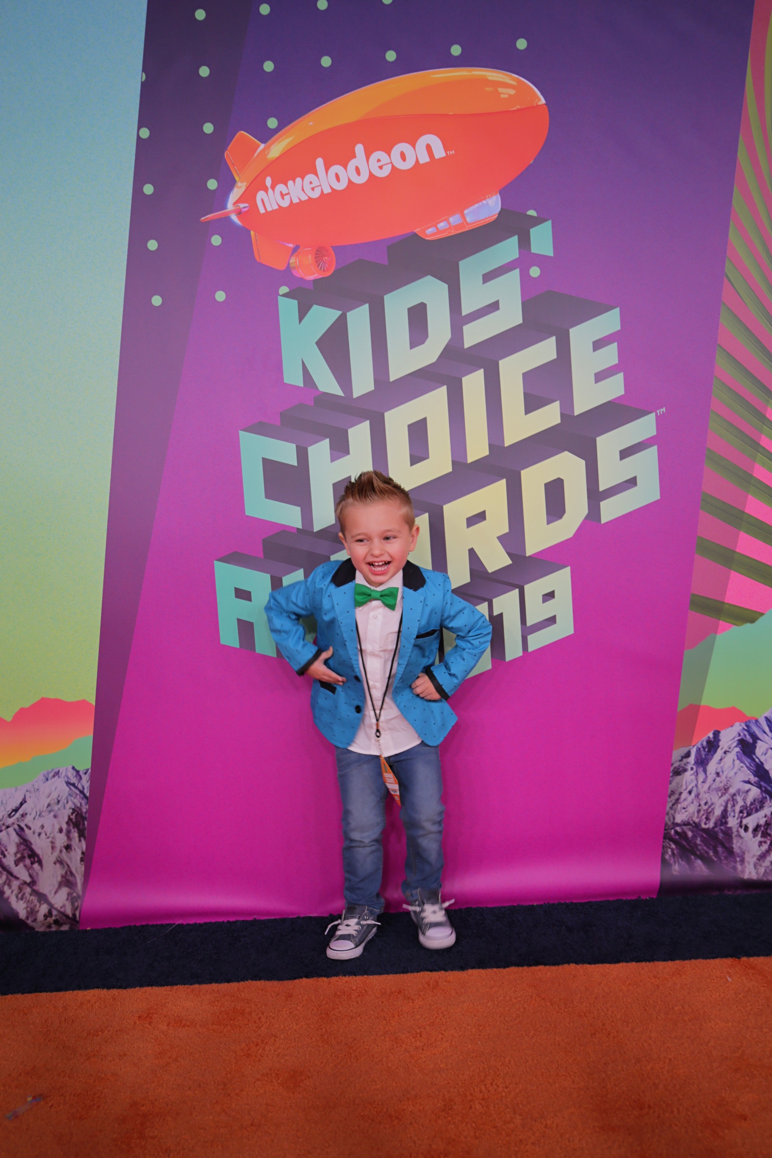 Taylor Kids choice awards4.jpg