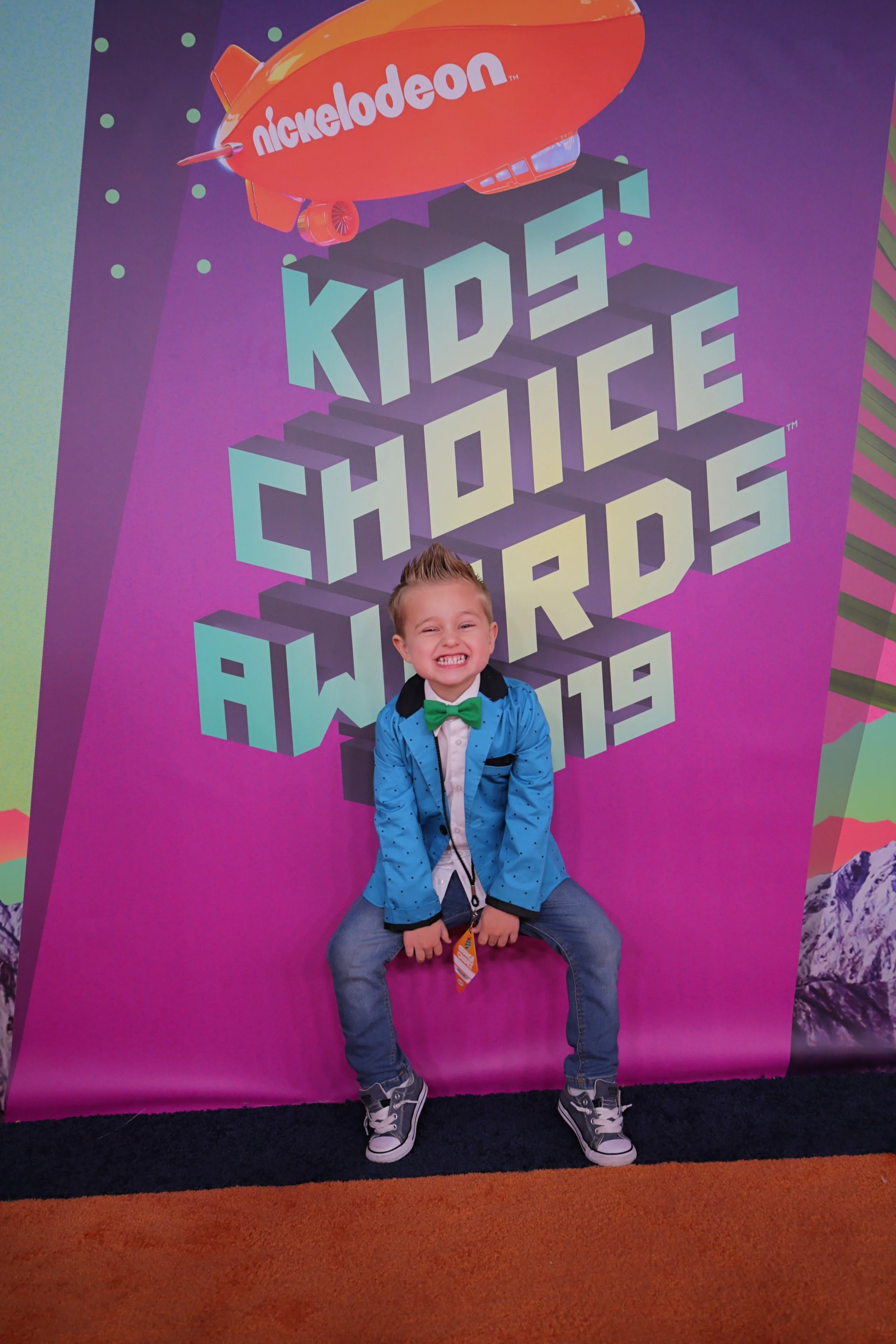 Taylor Kids choice awards2.jpg