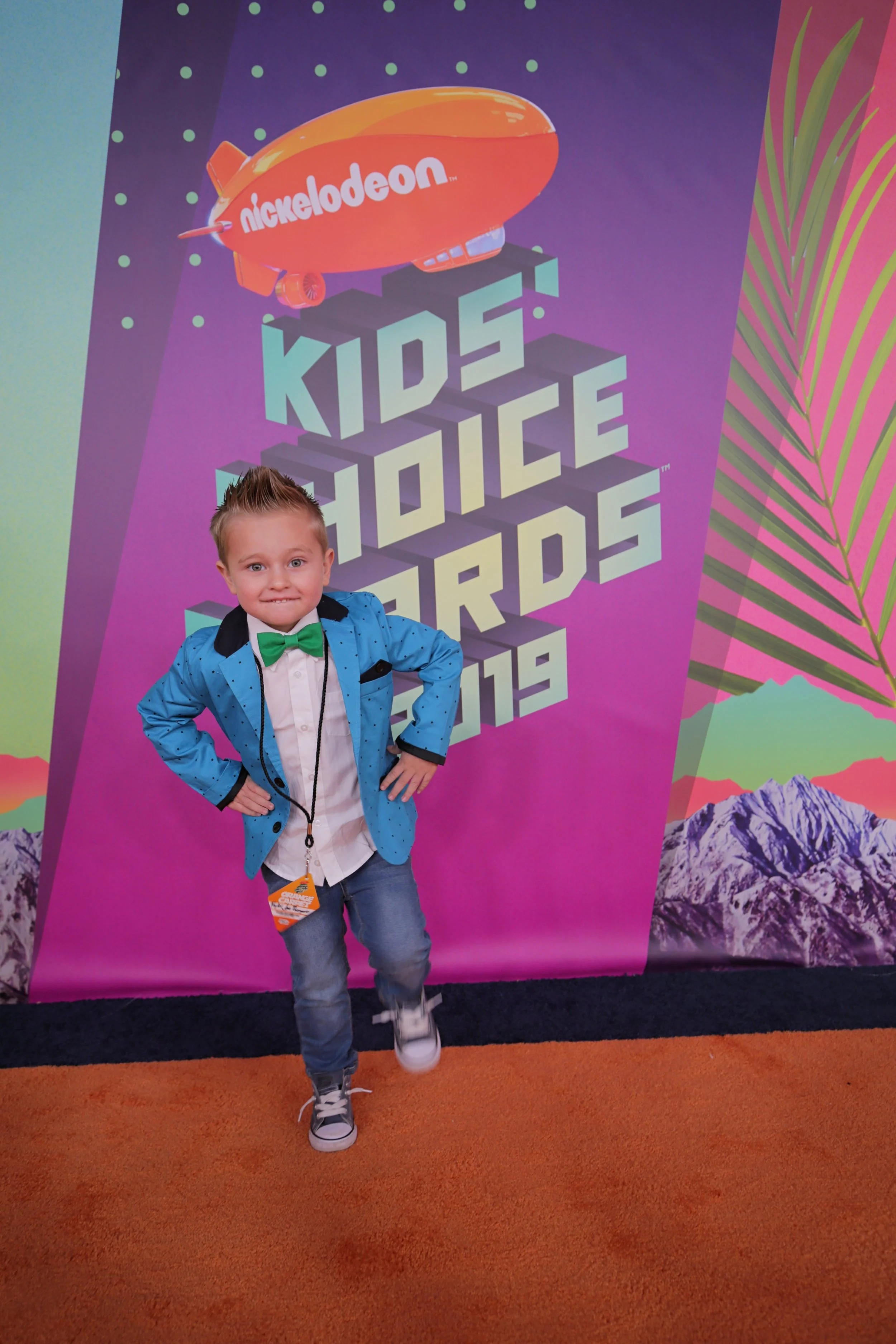 Taylor Kids choice awards1.jpg