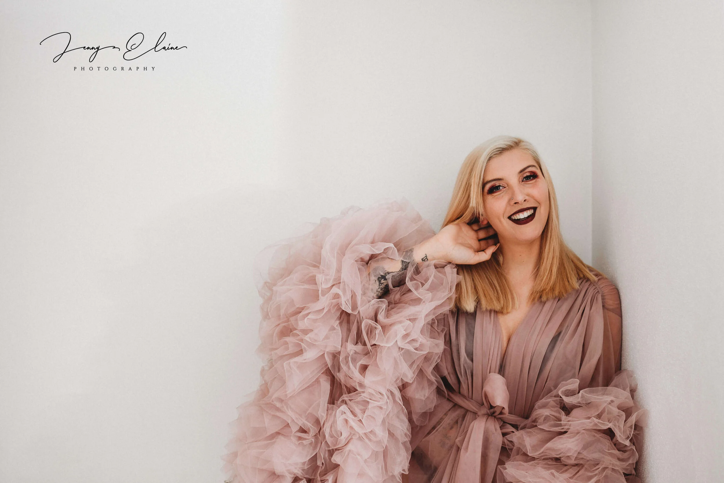 Contemporary &amp; Boudoir Photoshoot Session using our Client Closet