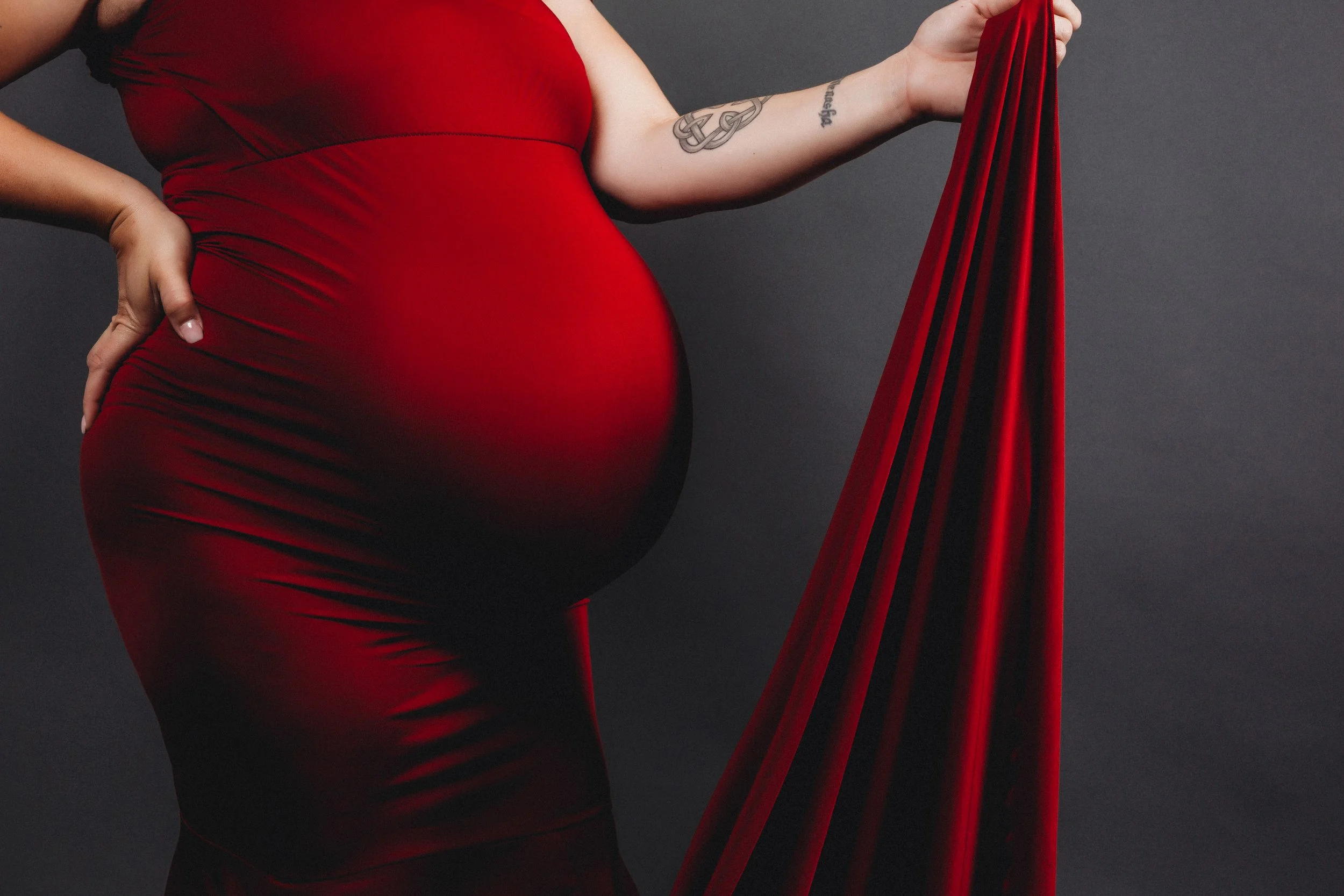 6 Reasons Why More Women Are Doing Maternity Sessions (And You Should Too)
