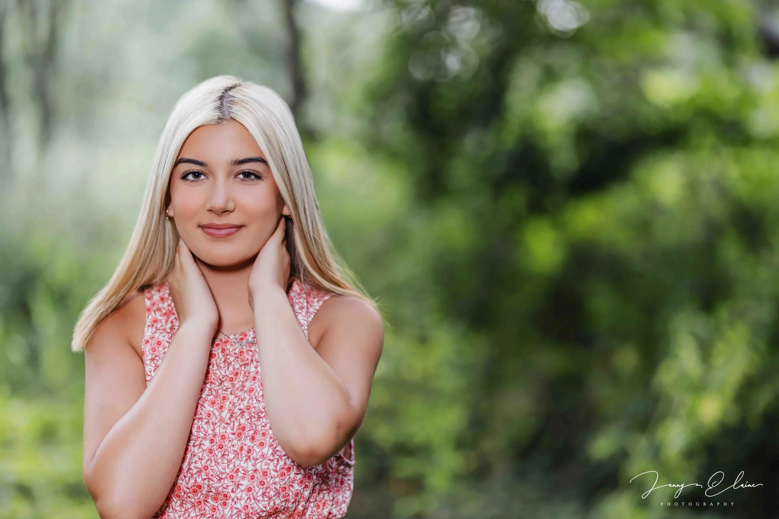 Outdoor Senior Portraits in Wisconsin – Natural &amp; Authentic Style