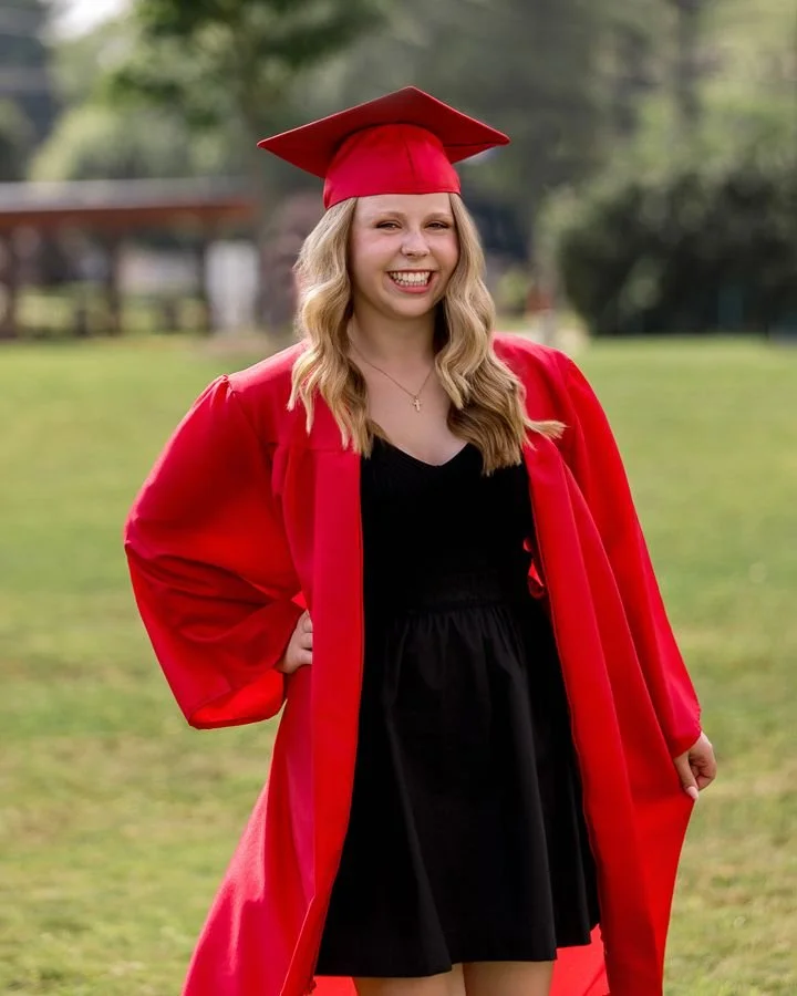 🎓 High School Graduation Photos

This is the moment it all starts to feel real&hellip;

The cap. The gown. The excitement. The memories. The end of one chapter and the beginning of something brand new.

High school graduation photos are about so muc