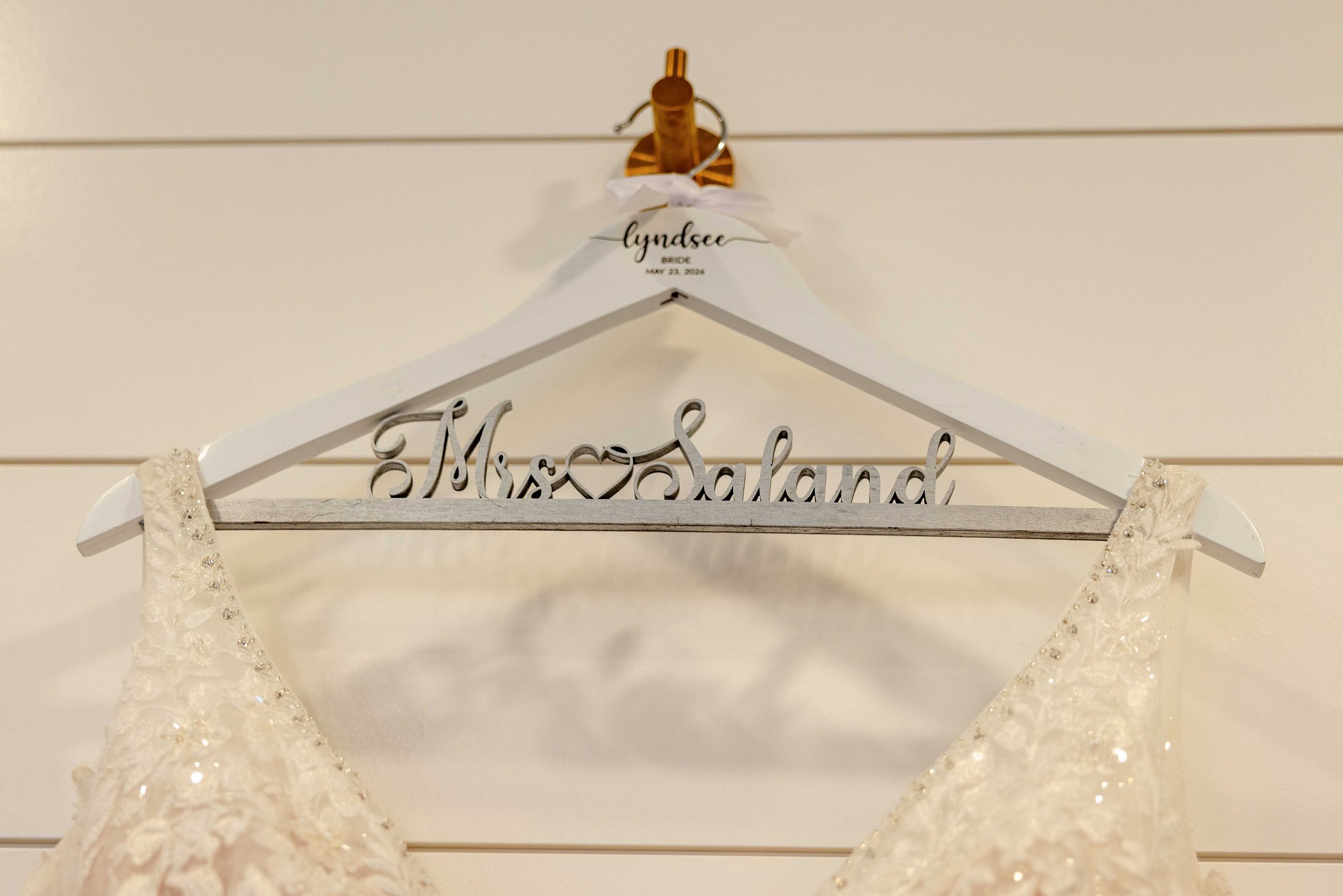 Walnut Ridge Venue wedding Photographer  Wedding Day Details The Hanger 