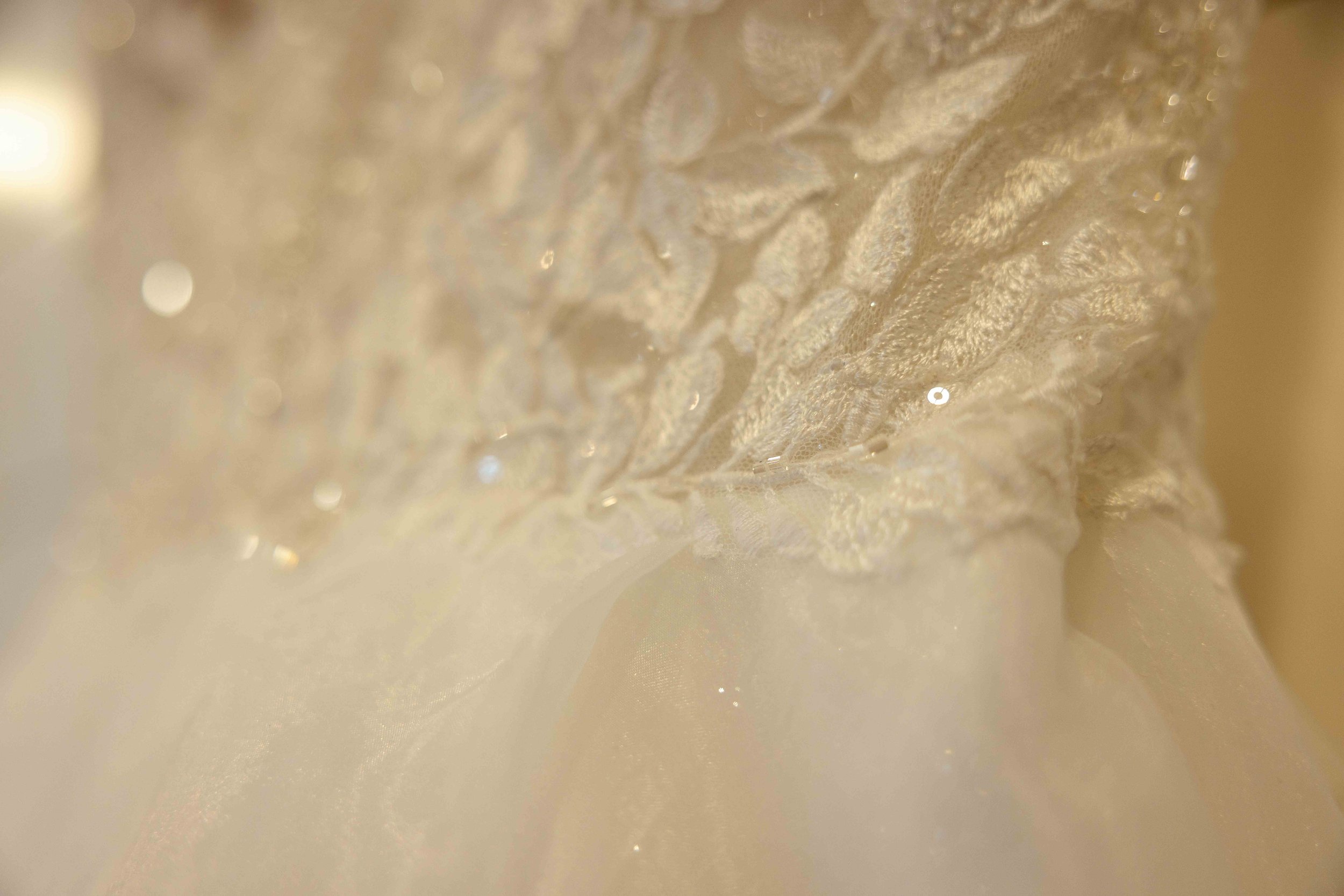Getting Ready Bridal Portraits at Walnut Ridge Venue by an Iowa Wedding Destination Photographer