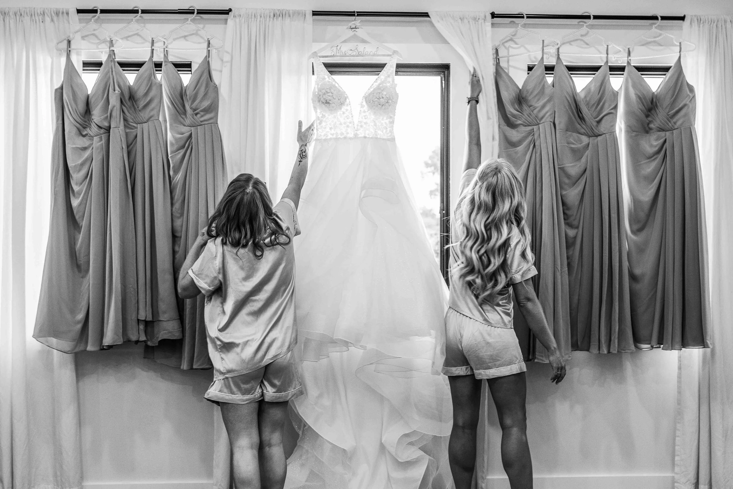 Timeless Bridal Fashion at Walnut Ridge Venue