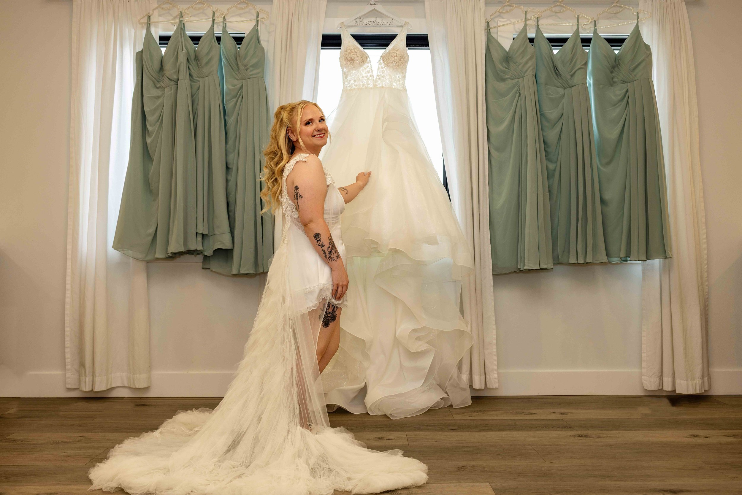 Timeless Bridal Fashion at Walnut Ridge Venue