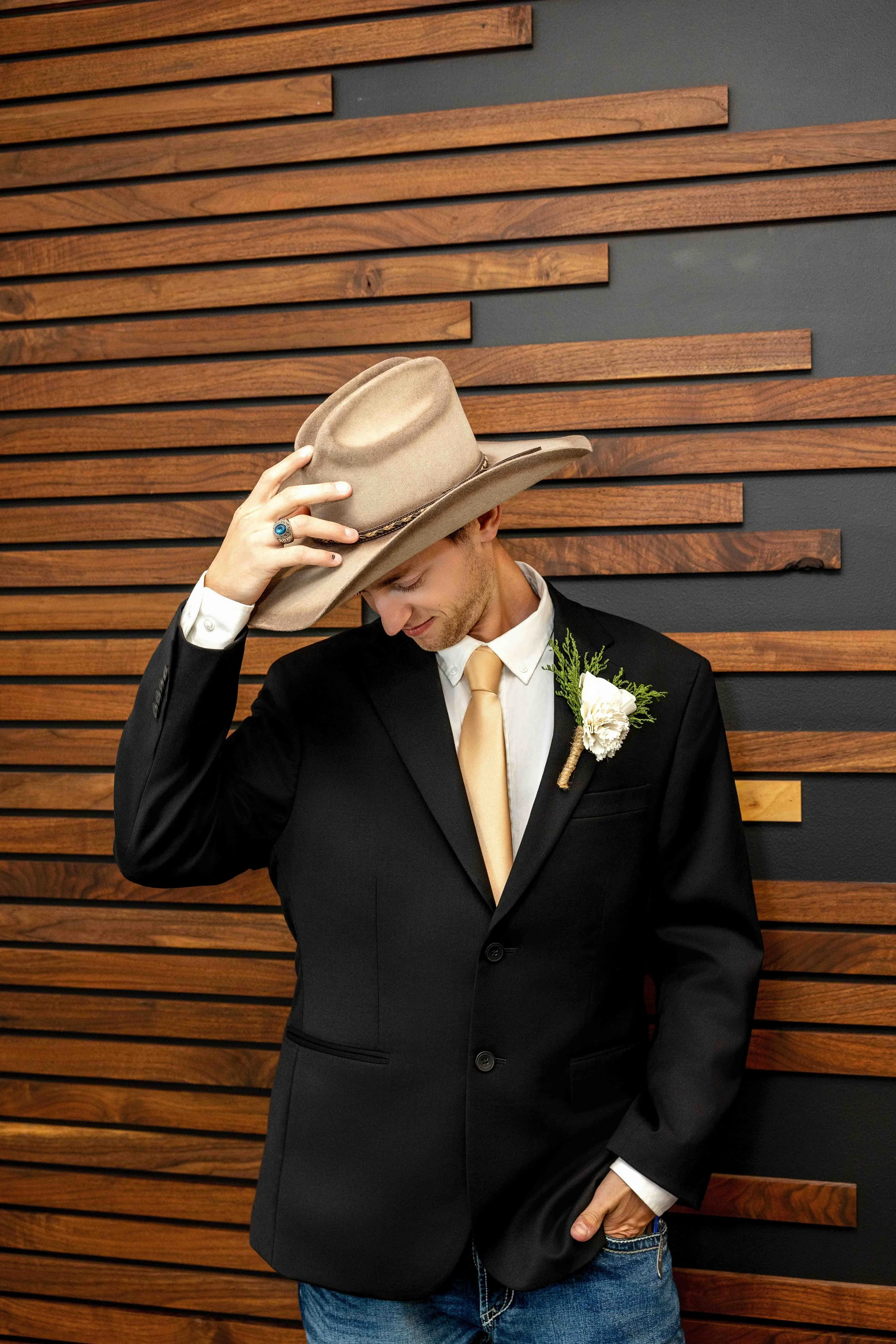 The Final Moments Before “I Do” at Walnut Ridge Venue