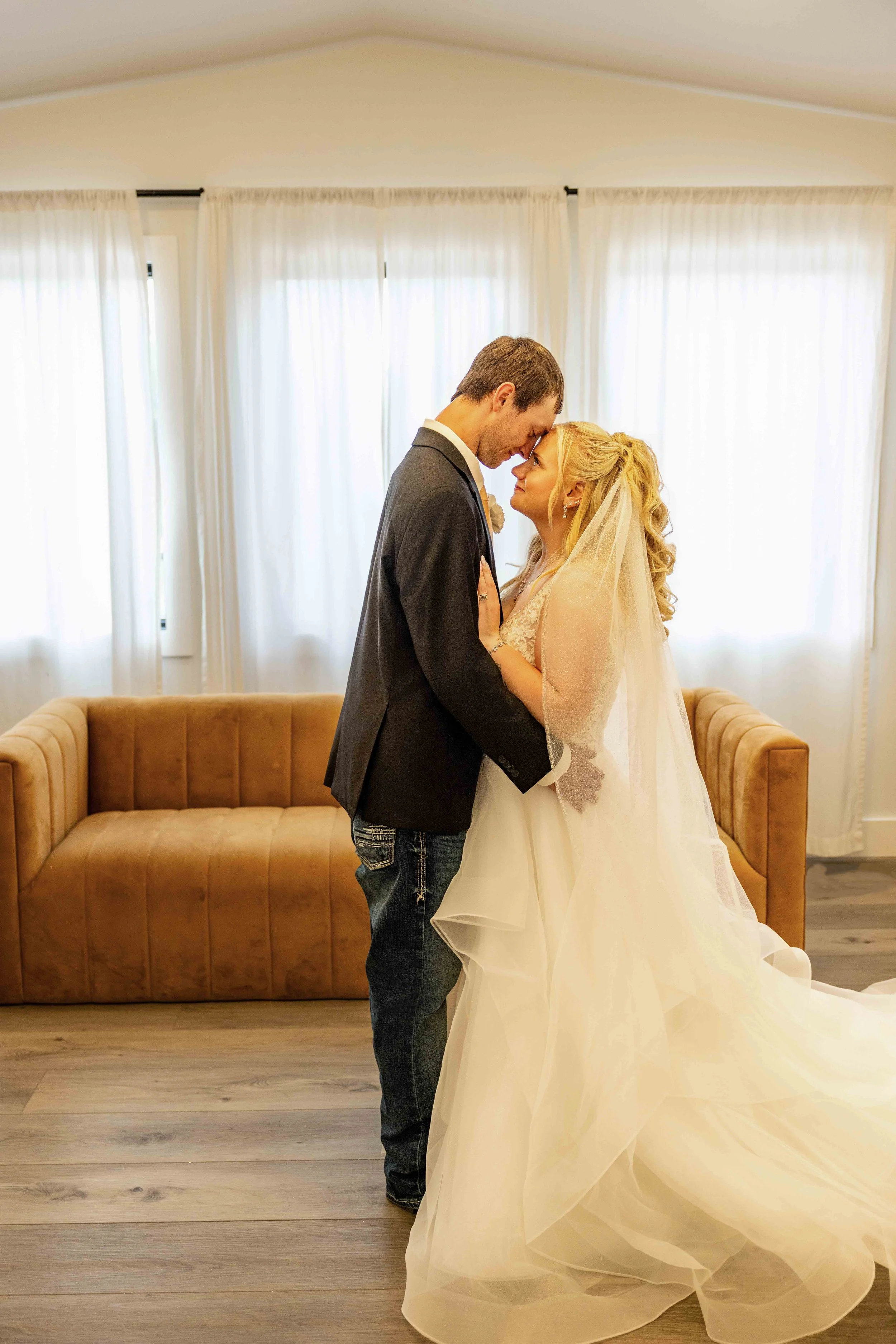 Romantic Wedding Portraits in Eastern Iowa