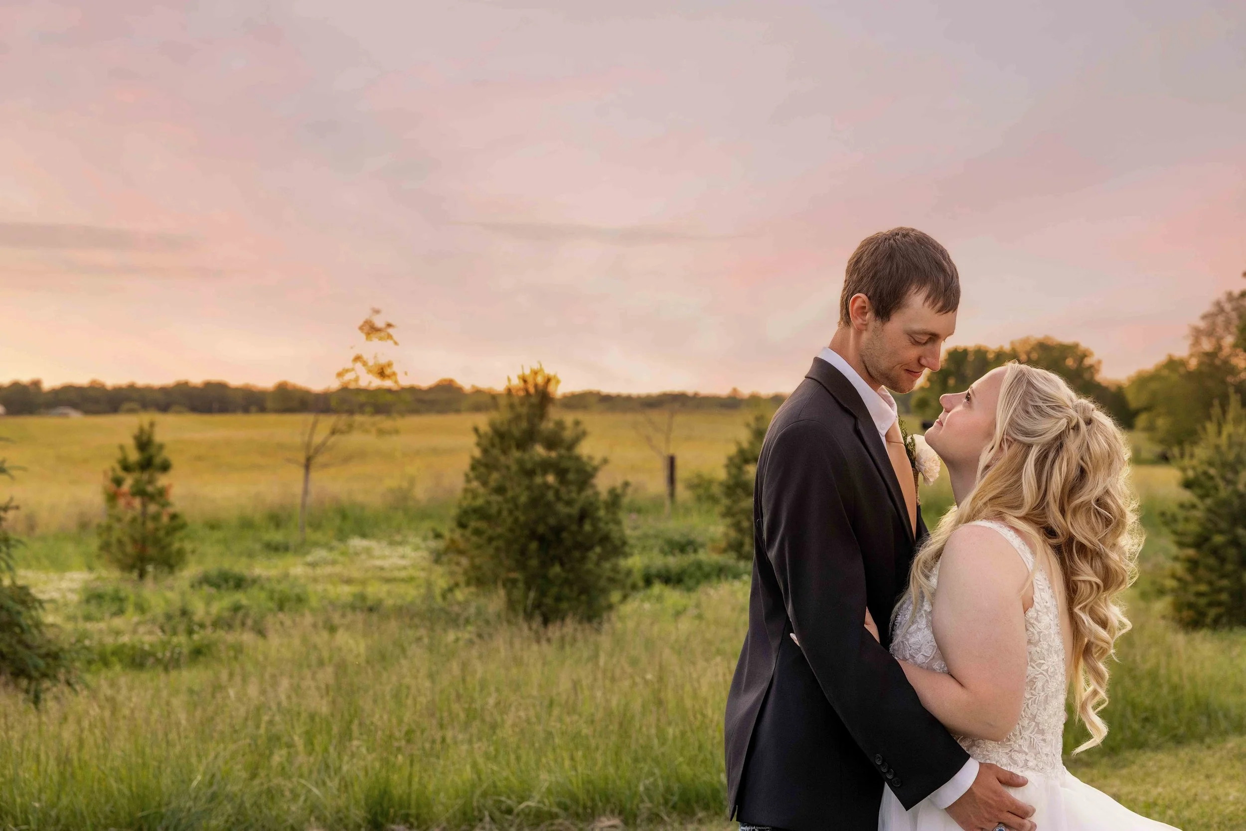 Walnut Ridge Wedding Venue, Summer Iowa Wedding With Jesse &amp; Lyndsee