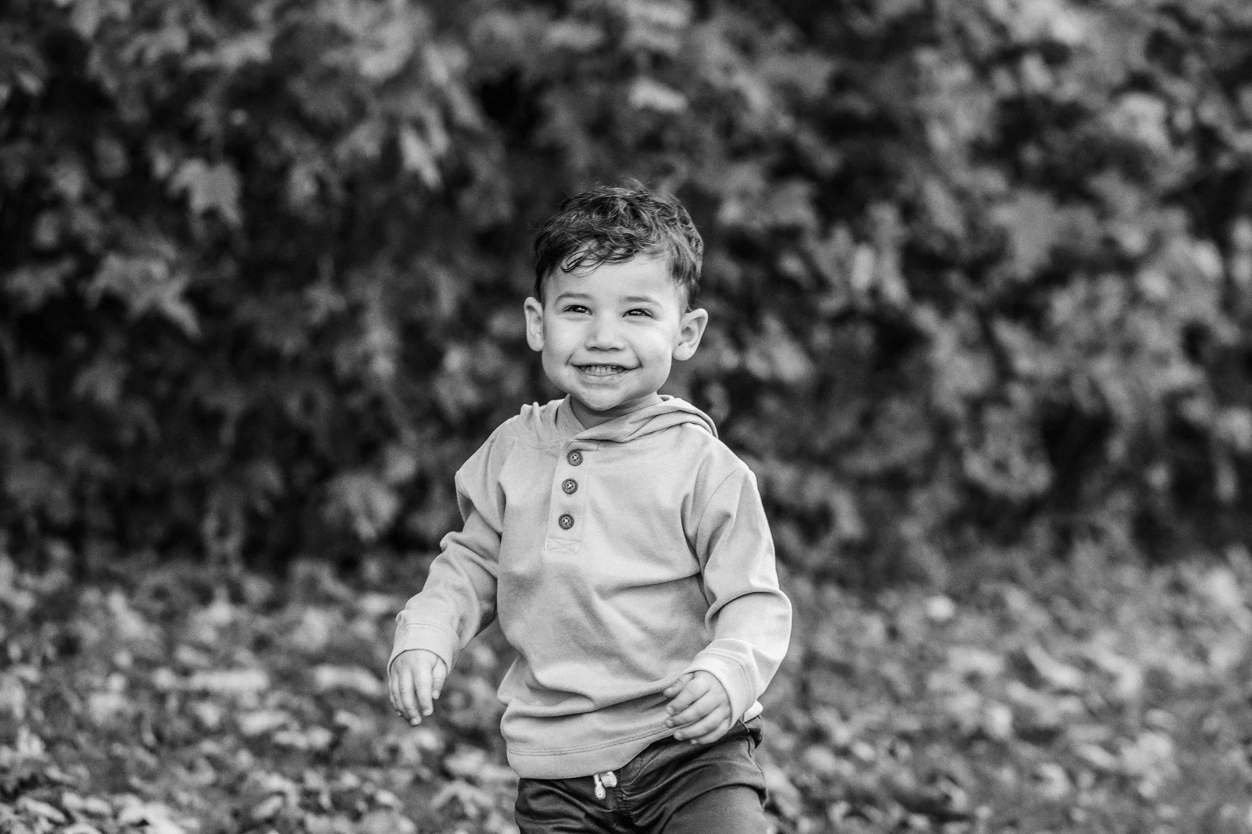     Timeless Black-and-White Family Portraits | Janesville, Wisconsin
