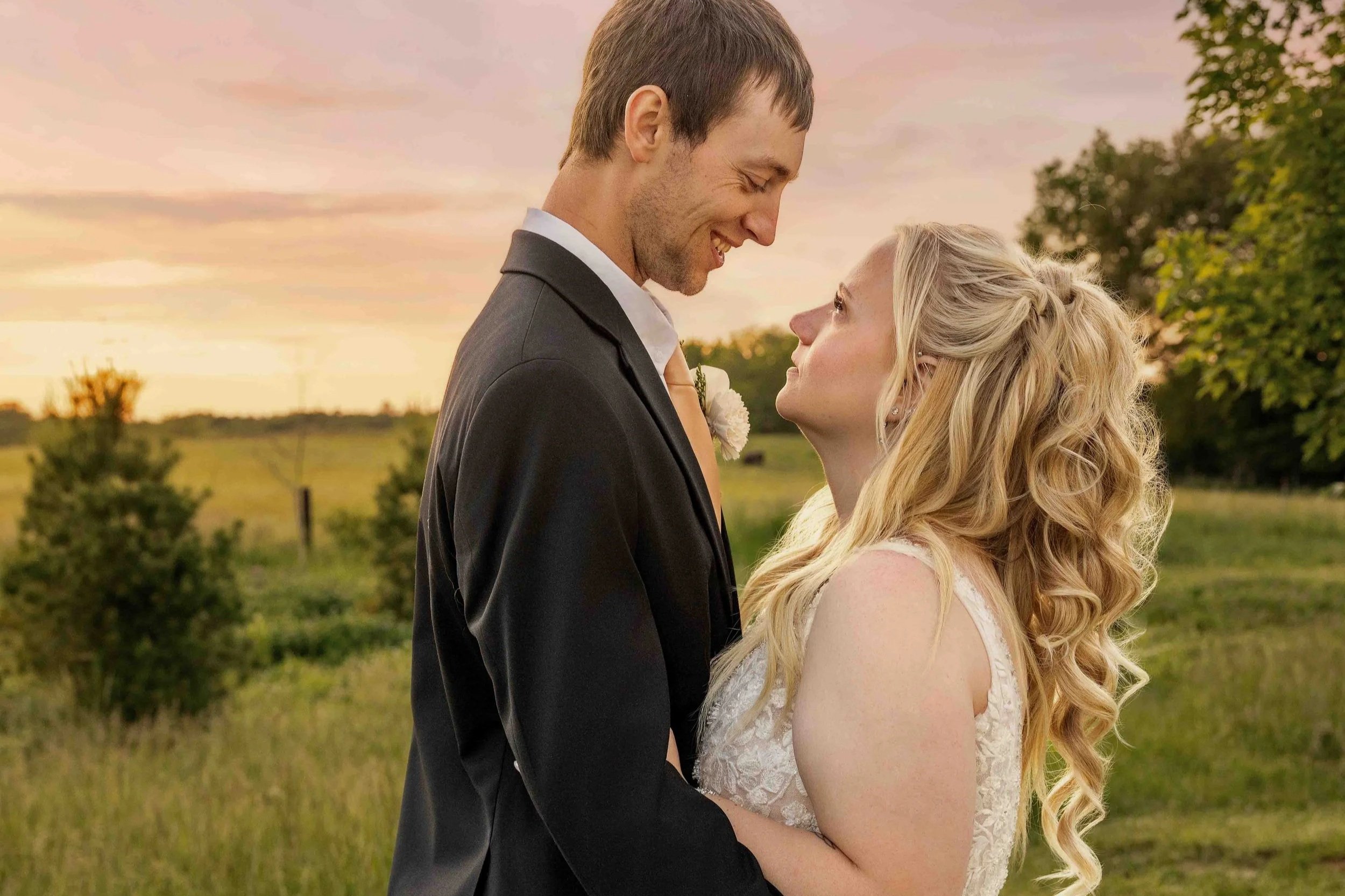 Summertime Wedding Couple at Sunset Portraits at Walnut Ridge Venue