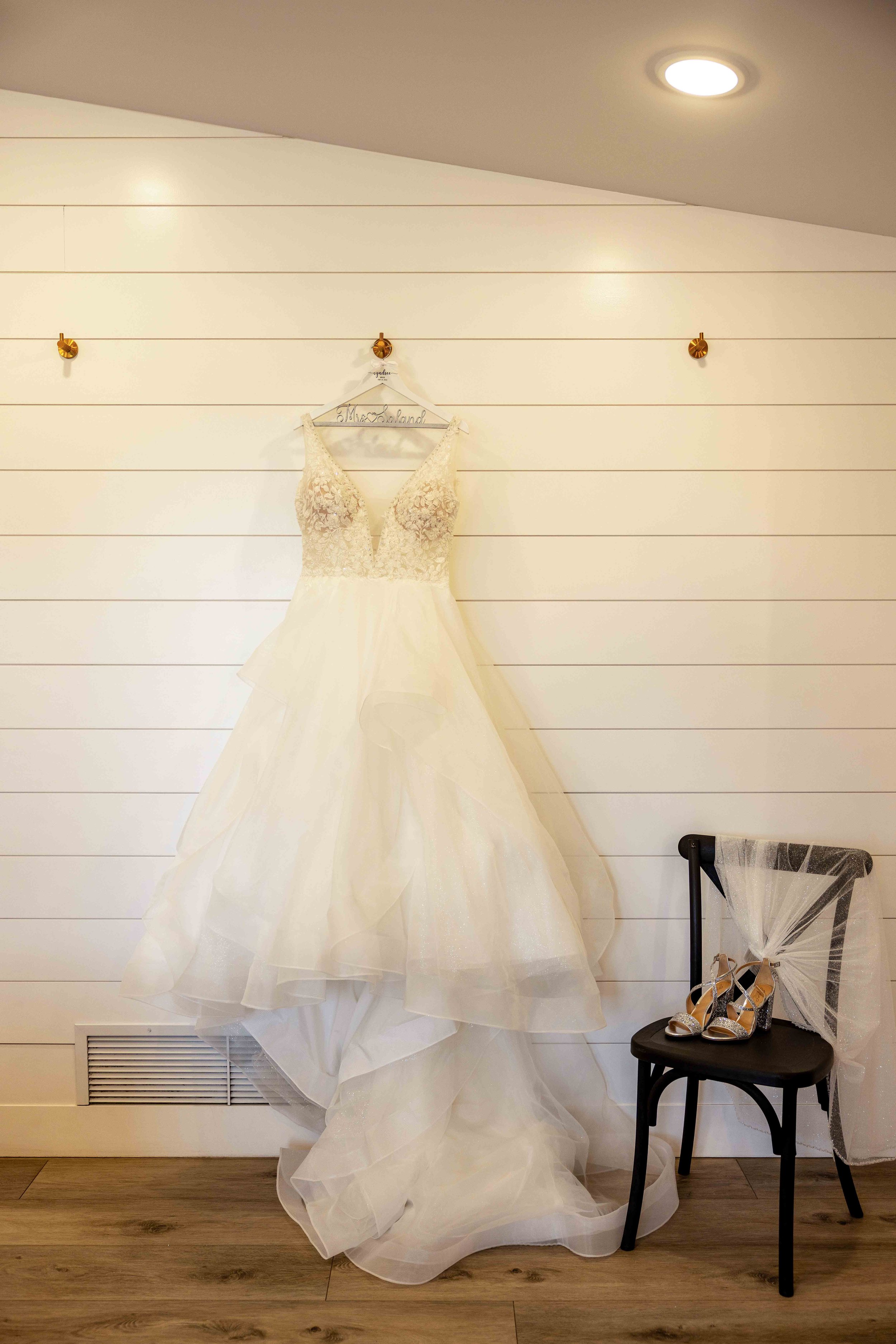Bride’s Wedding shoes and details at Walnut Ridge Venue