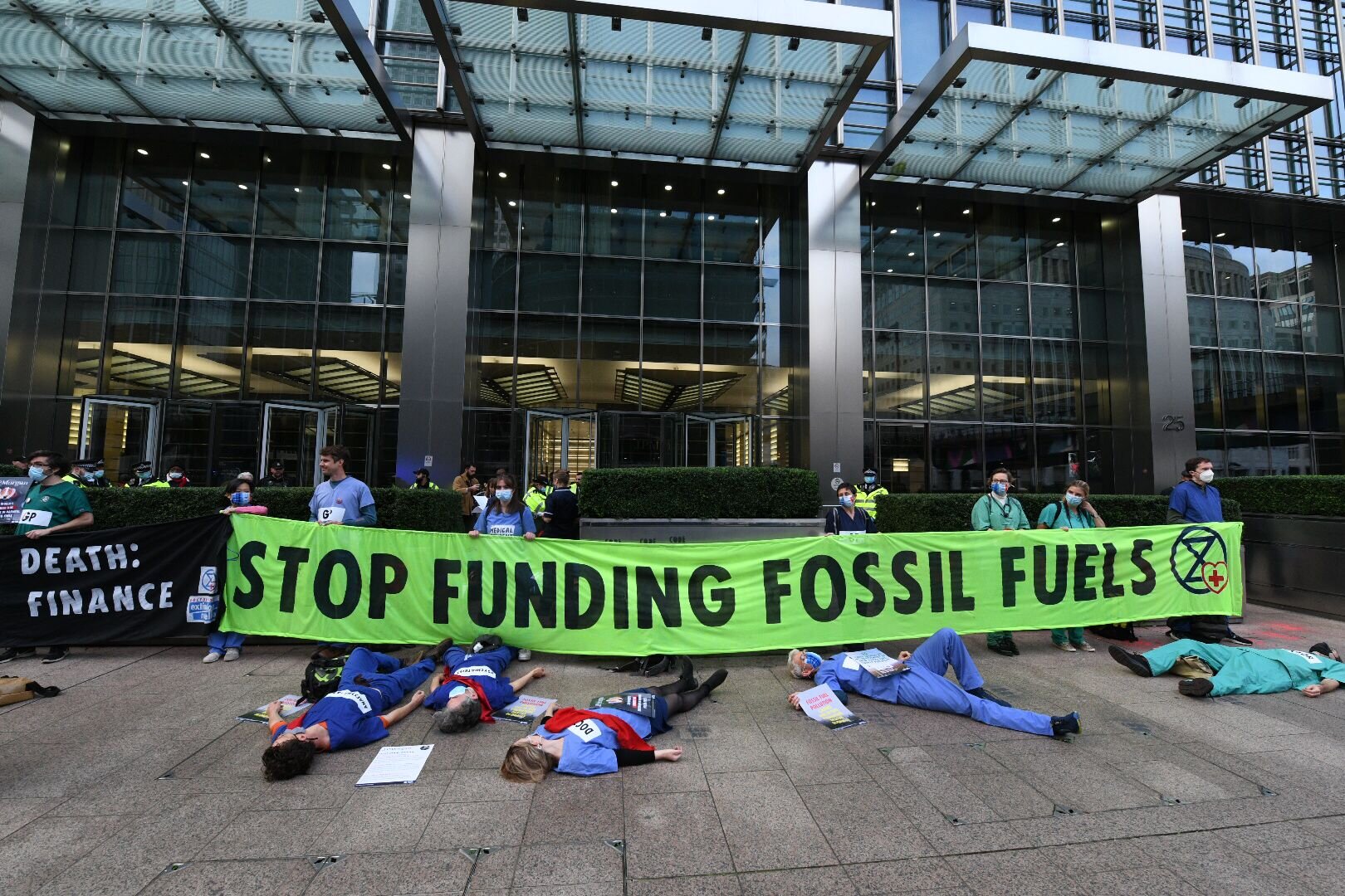 2021-Sep-3-doctors-hcps-stop-funding-fossil-fuels.jpeg