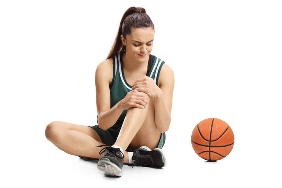 female athlete knee injury resized