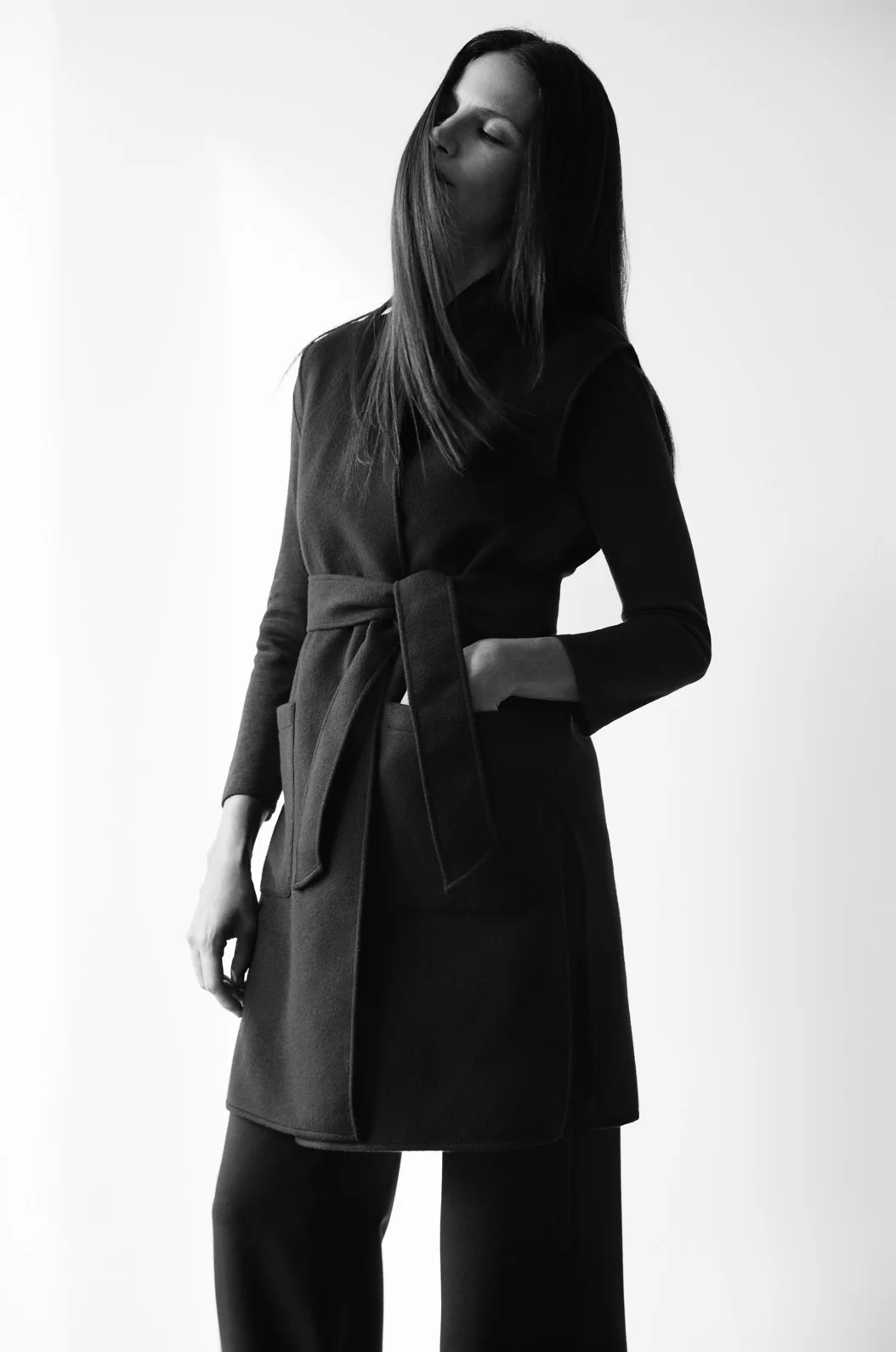 ROYL_M1_LOOKBOOK_N8_063_bw.jpg