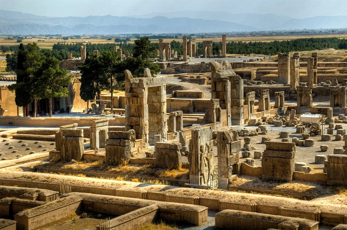 Tachara,_Persepolis.jpg