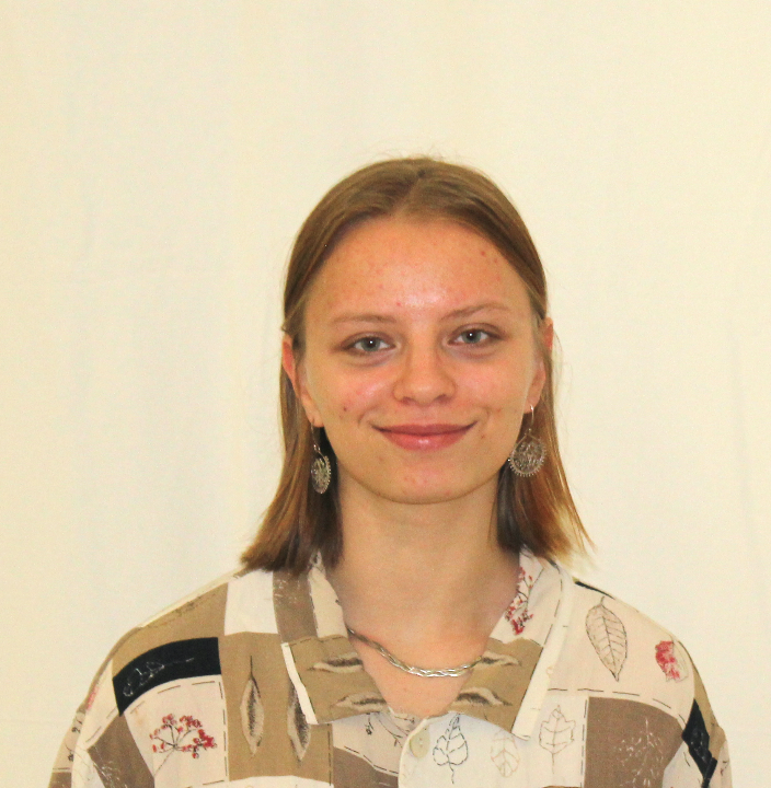 Nina is a sophomore at RISD studying textiles.