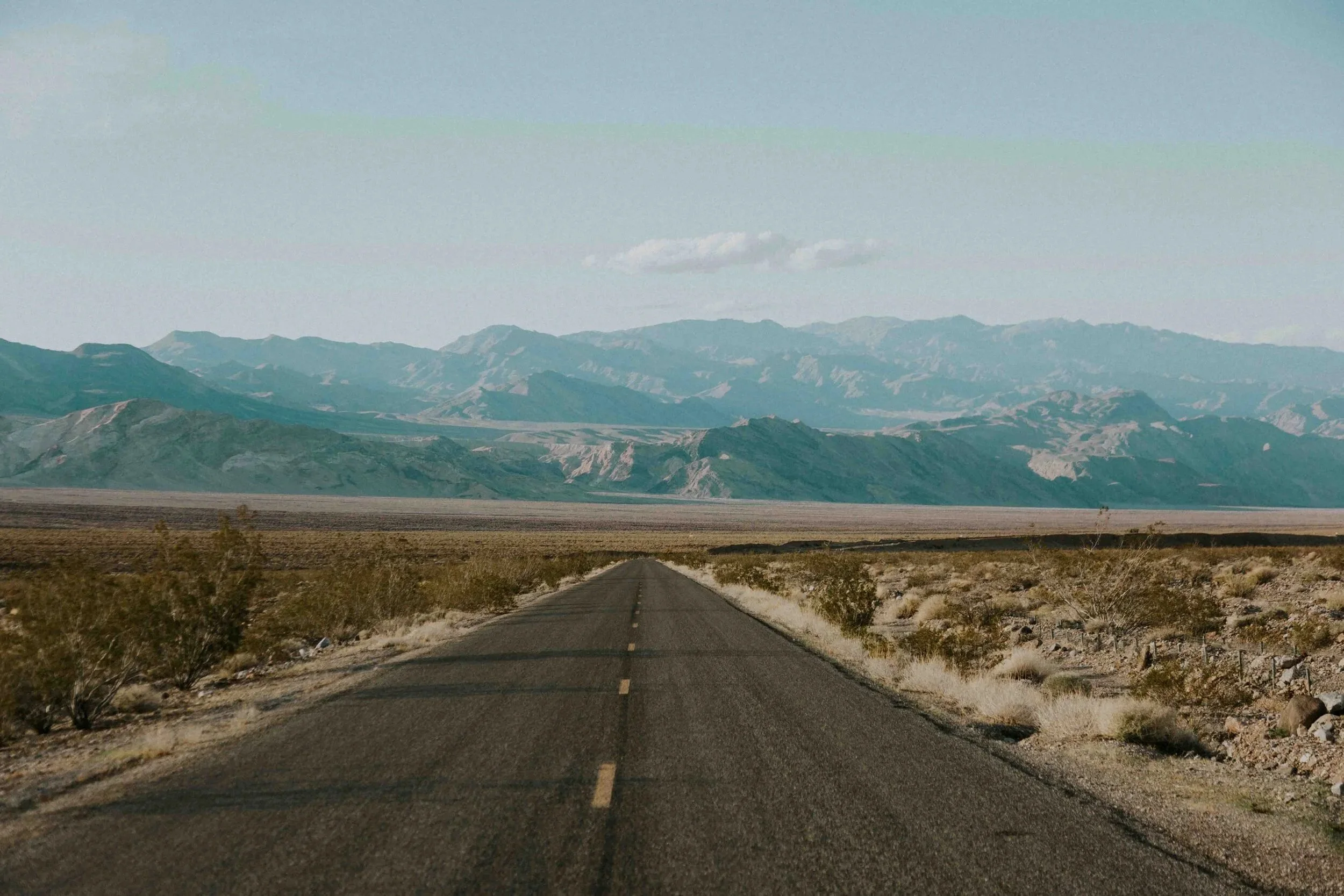 ROADTRIP andrew-charney-4gP2EKPlU1Q-unsplash.jpg